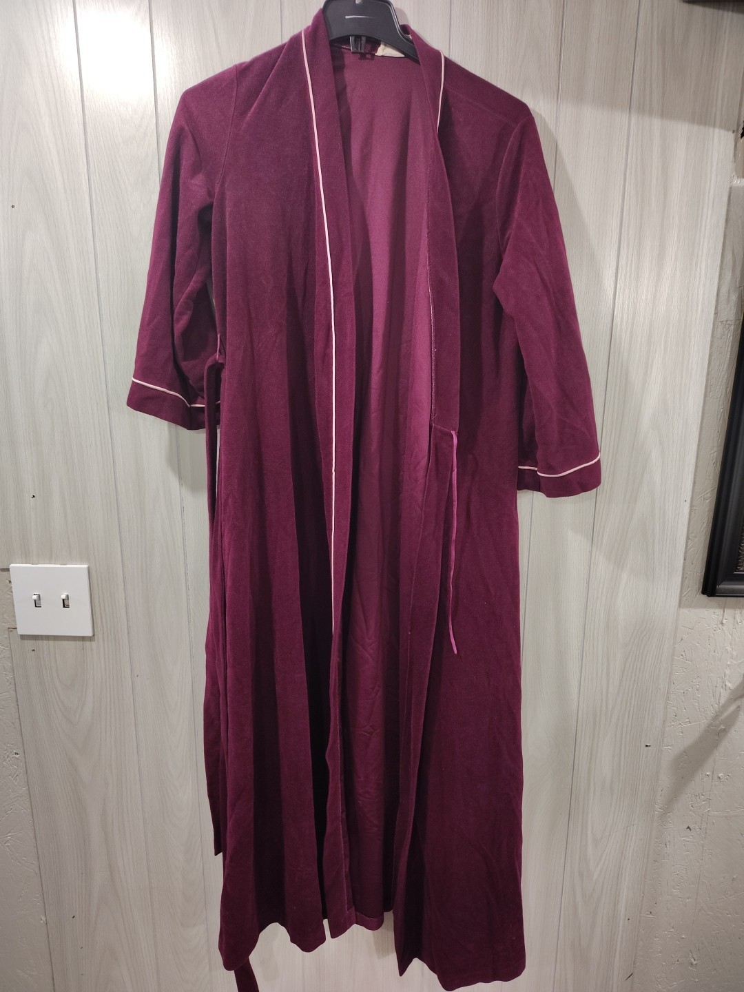Vintage Vanity Fair Robe Size M Relaxation Comfort Bath Retro Classic
