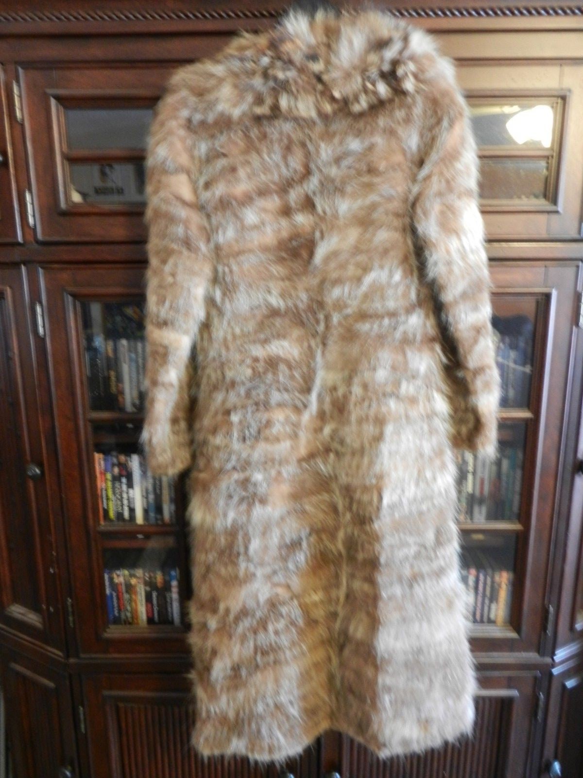 Vintage 1970s Woman’s Long Hair Raccoon Coat 48″ Long Size 10