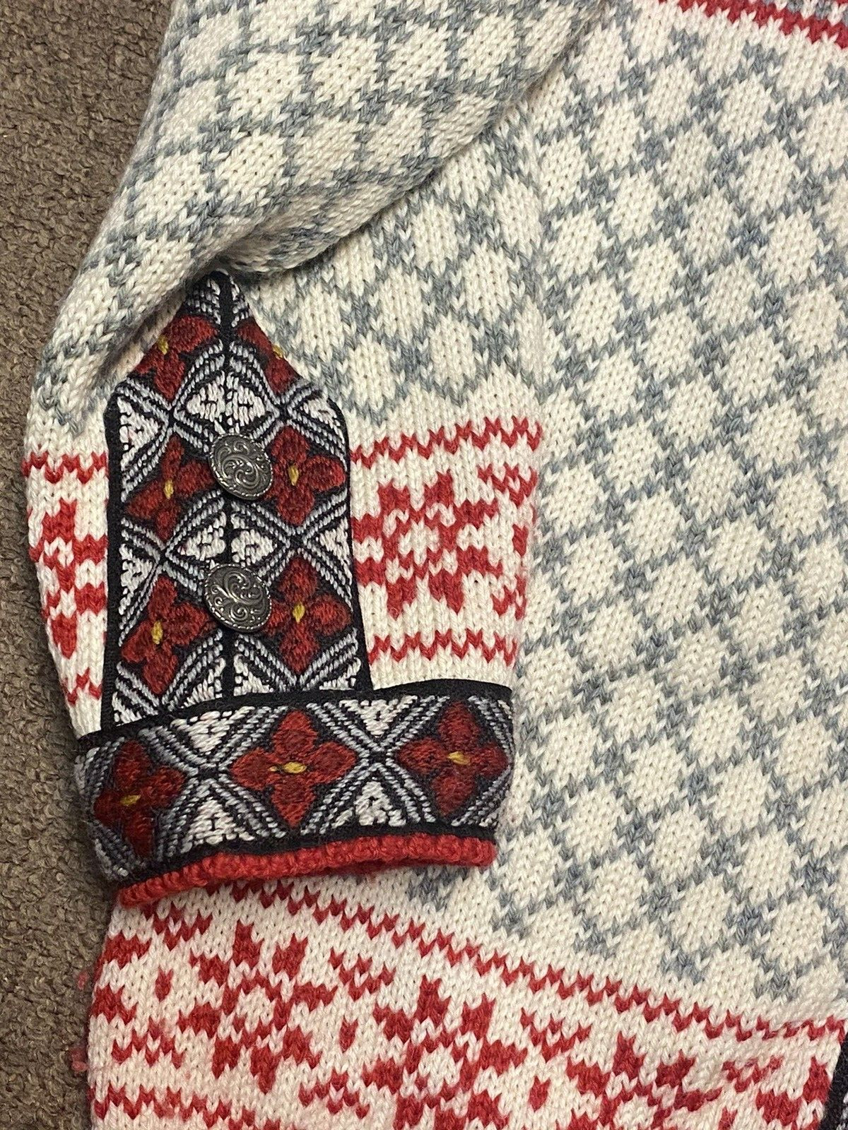Vintage Dale of Norway Wool Sweater Silver Latch Hook Buttons Size Medium