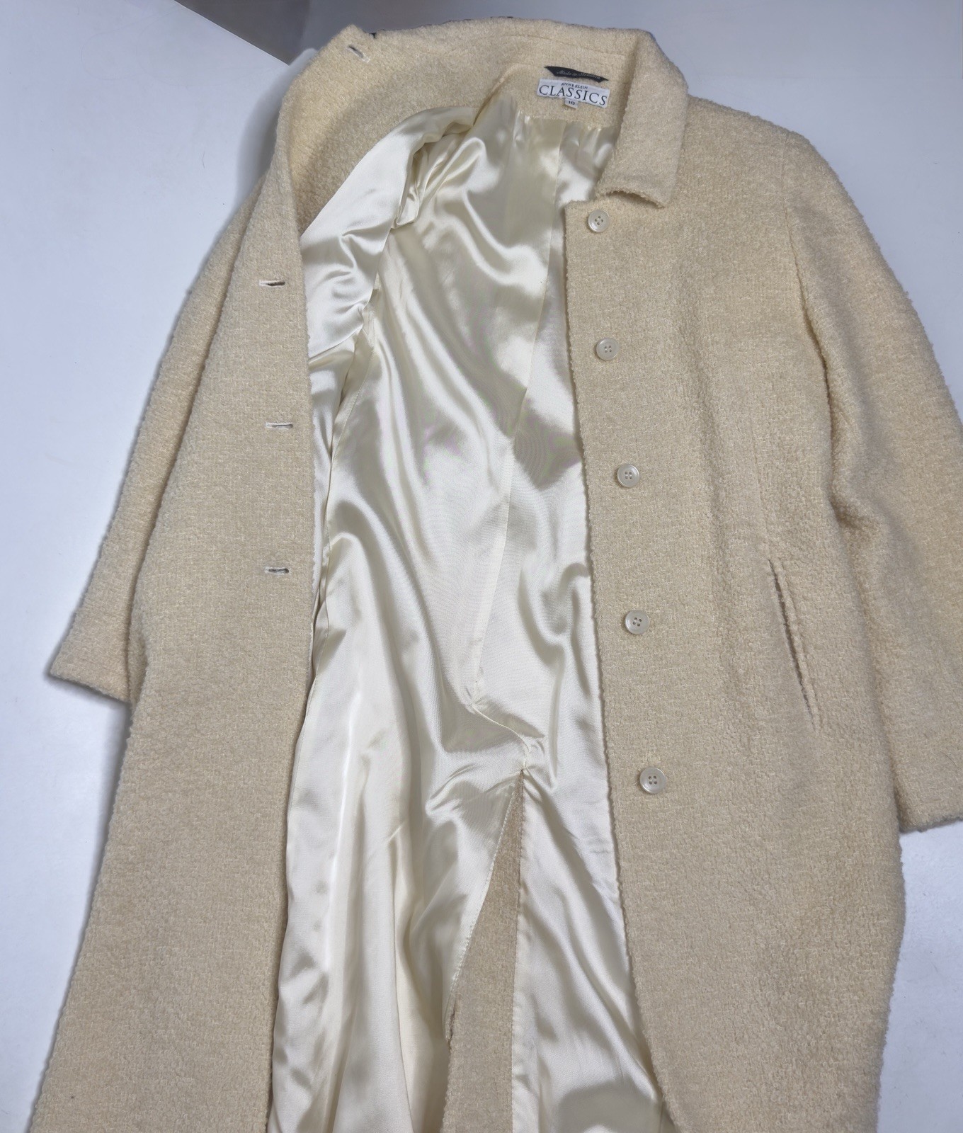 1960s Vintage Cream Wool Bouclé Coat