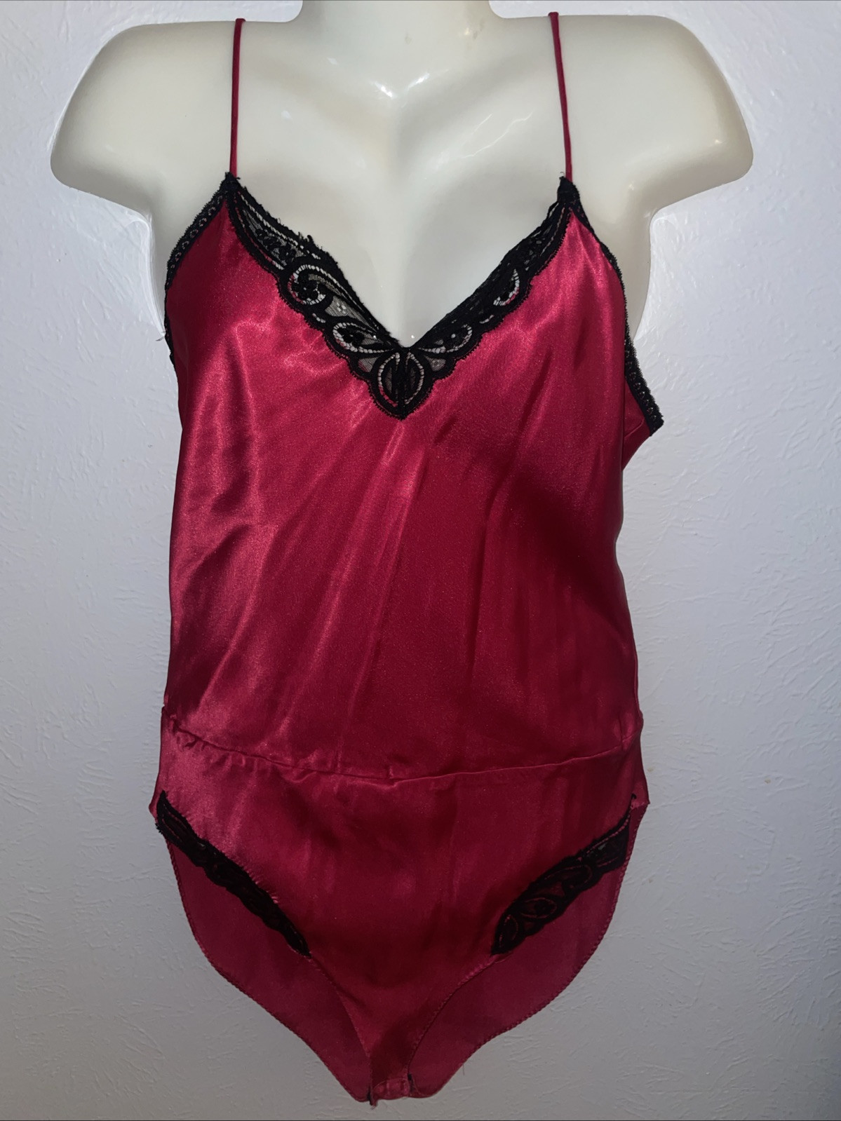 Vintage GLOSSY Woman’s Satin Lace Teddy Bodysuit Romper*FLAW NO SIZE TAG Red