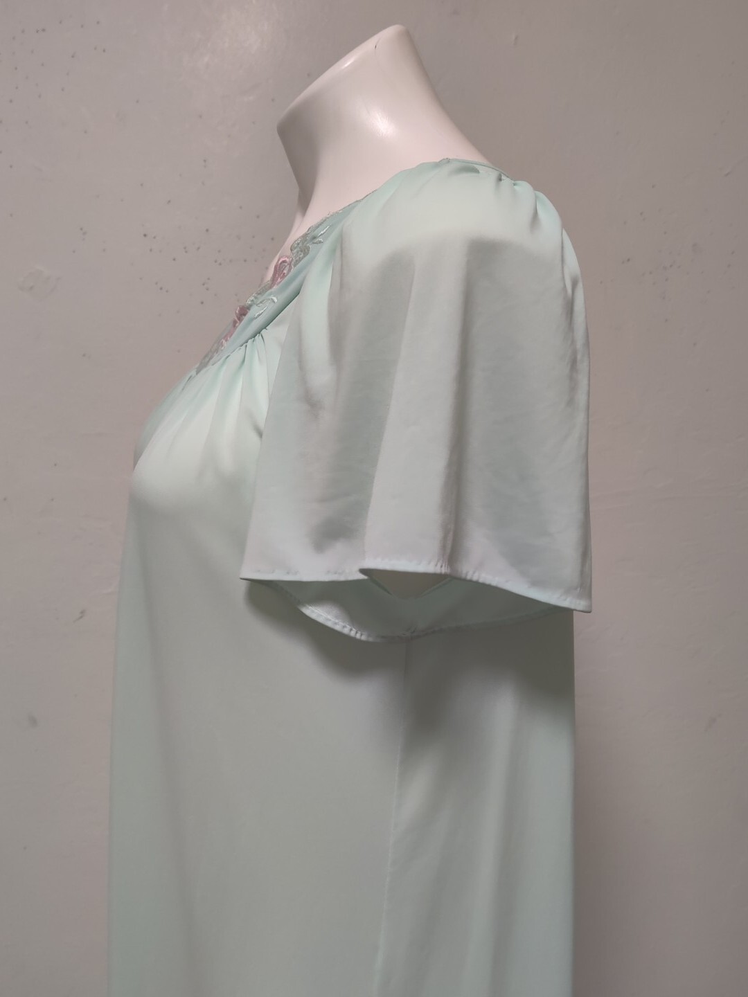 Vintage Shadowline Long Nightgown Small Aqua Green Embroidered Floral **Flaw