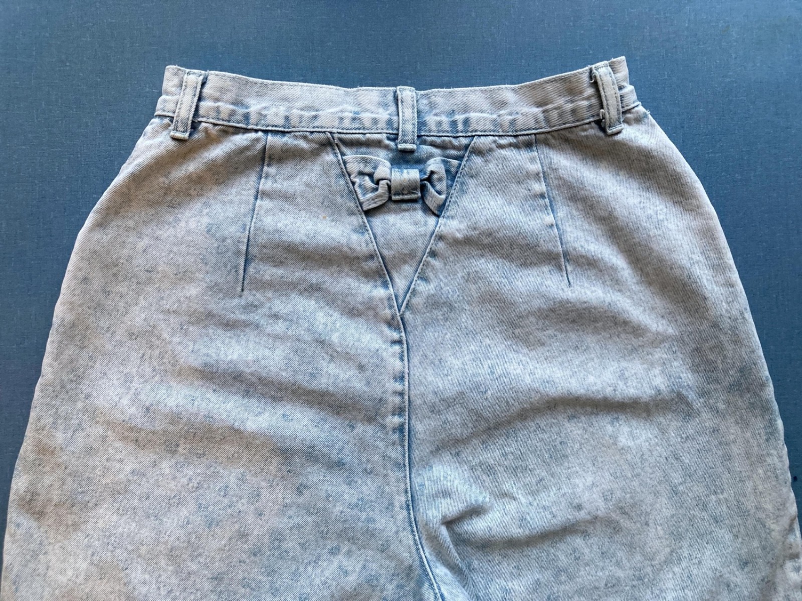 Vintage 80s Light Wash Polka Dot Tapered Jeans, XS, Waist 28″