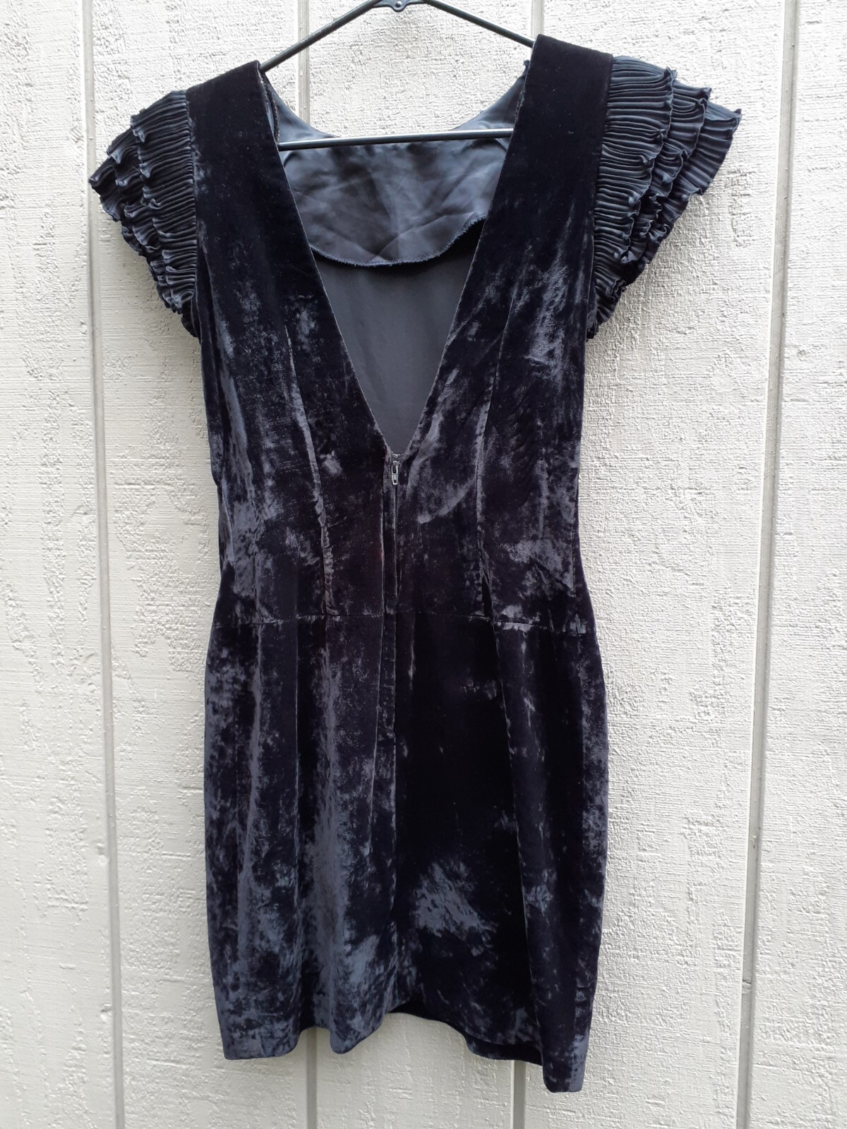Vtg Nu-Mode Toronto Black Velvet Mini Dress Deep V Back Shoulder Pads XS Ruffled