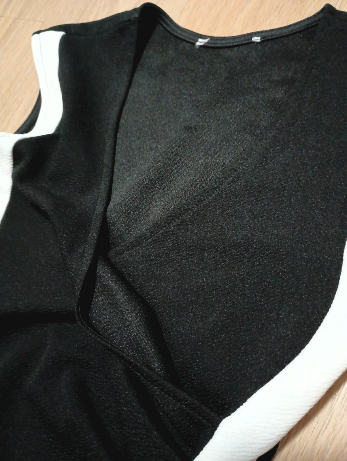 Vtg 80s Stretch Black White Color Block Wrap Surplice Fitted Top mod S