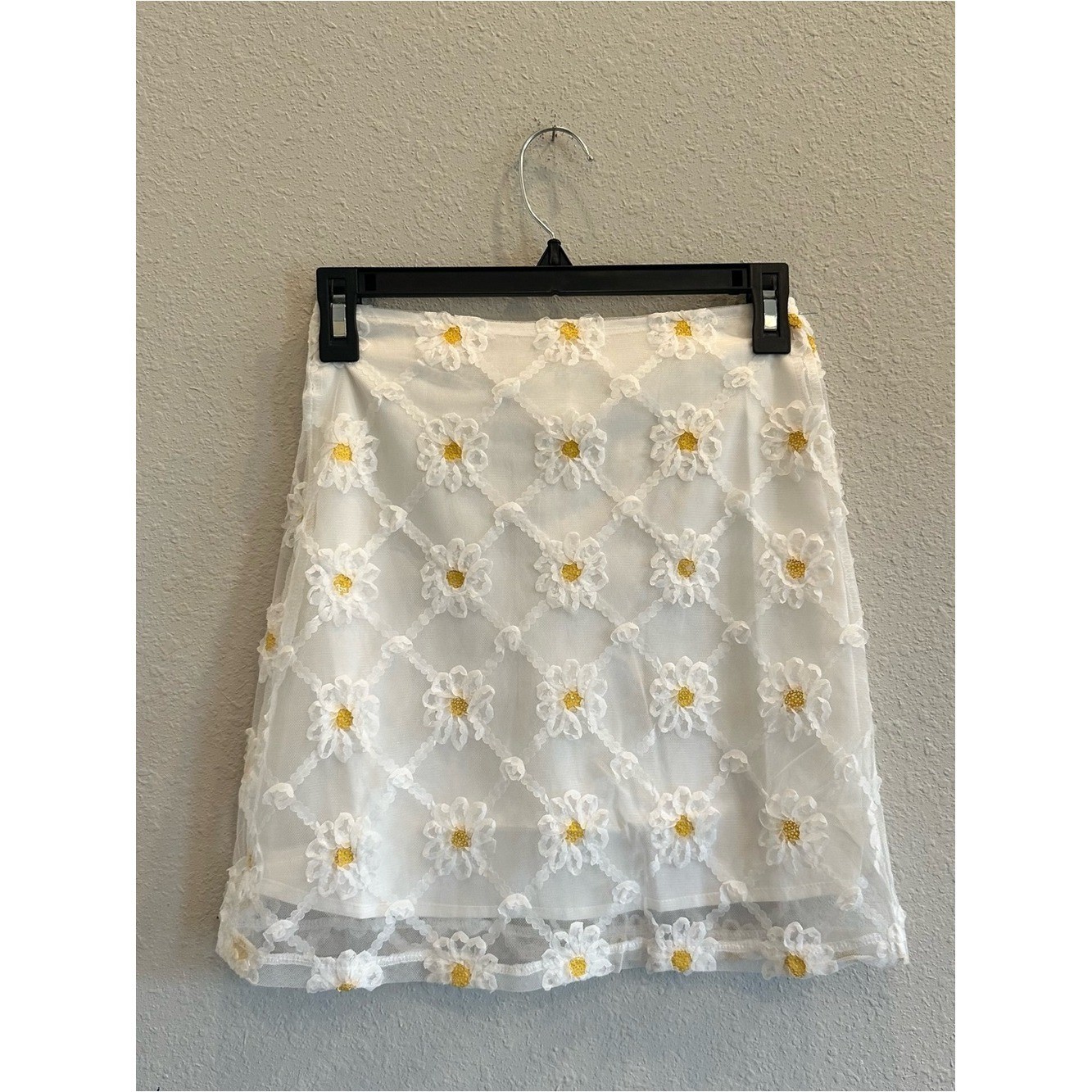 NWT Daisy Embroidered Mesh Mini Skirt Cottagecore Floral Small