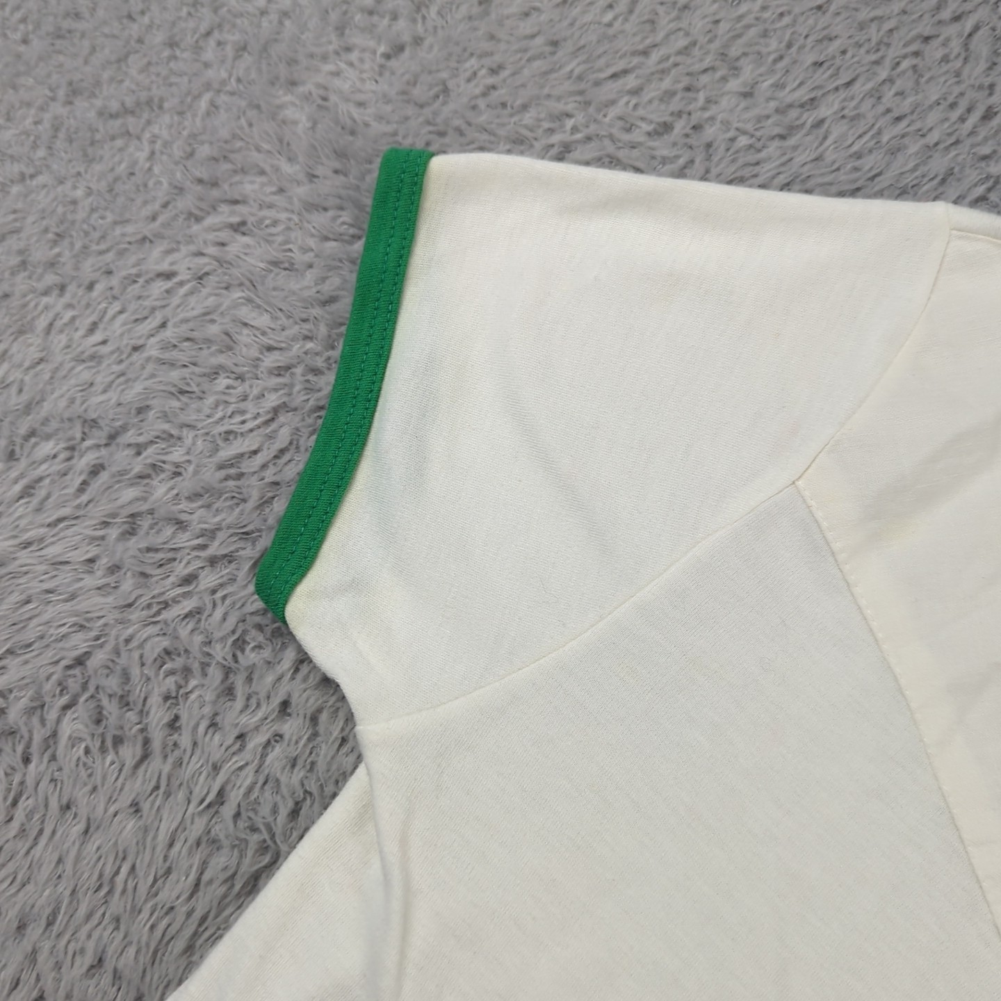 Vintage 1970s T Shirt Womens 44 White Green Trim Cotton Blend Patchwork