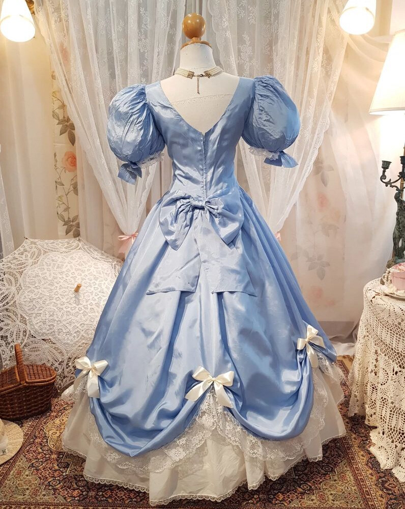 Vintage Blue Puff Sleeves Wedding Dresses Lace Appliques Satin Bridal Ball Gowns