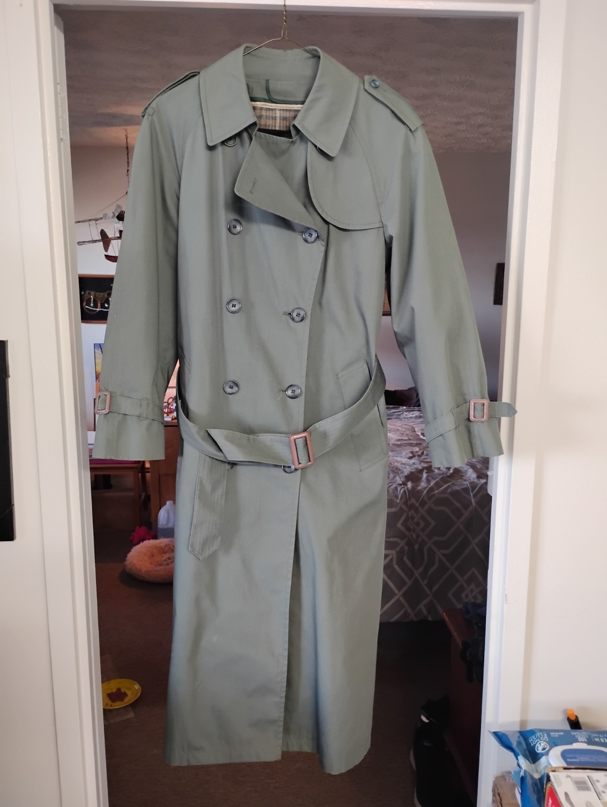 LONDON FOG Wamsutta Lined . Women’s Trench Coat. Excellent !!! Sz 12 regular USA