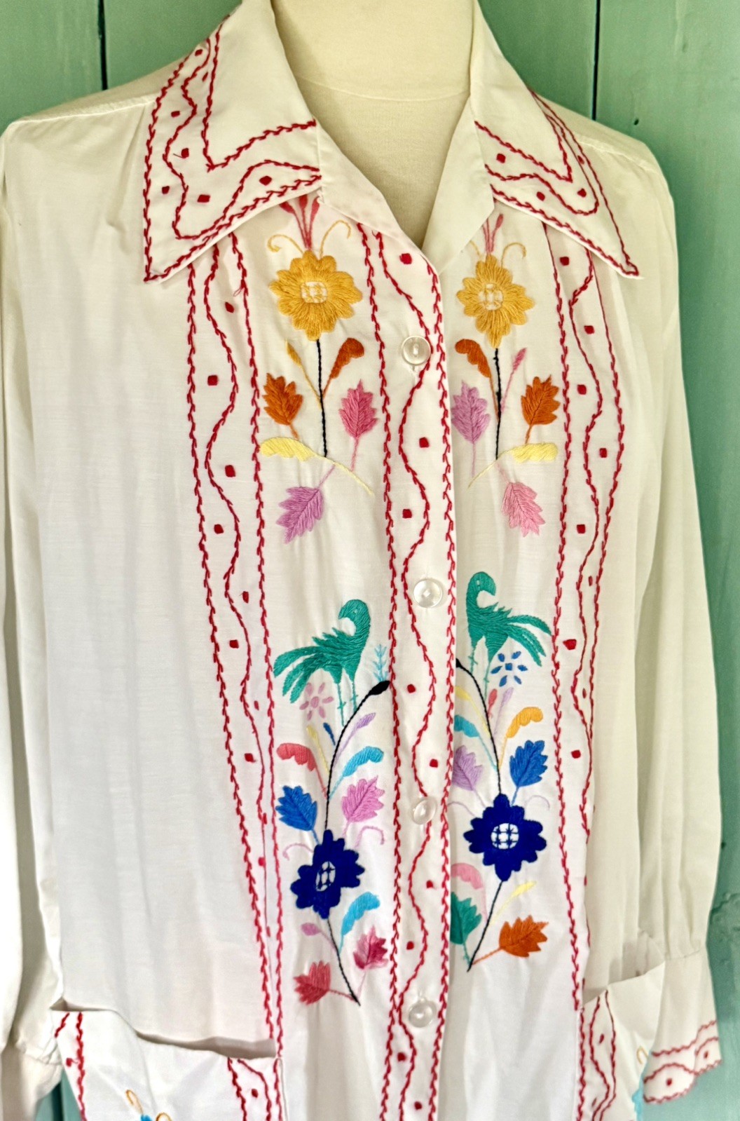 MINT 50s Cristina’s Boutique Mexican Tourist Shirt Hand Chain-Stitch Embroidery