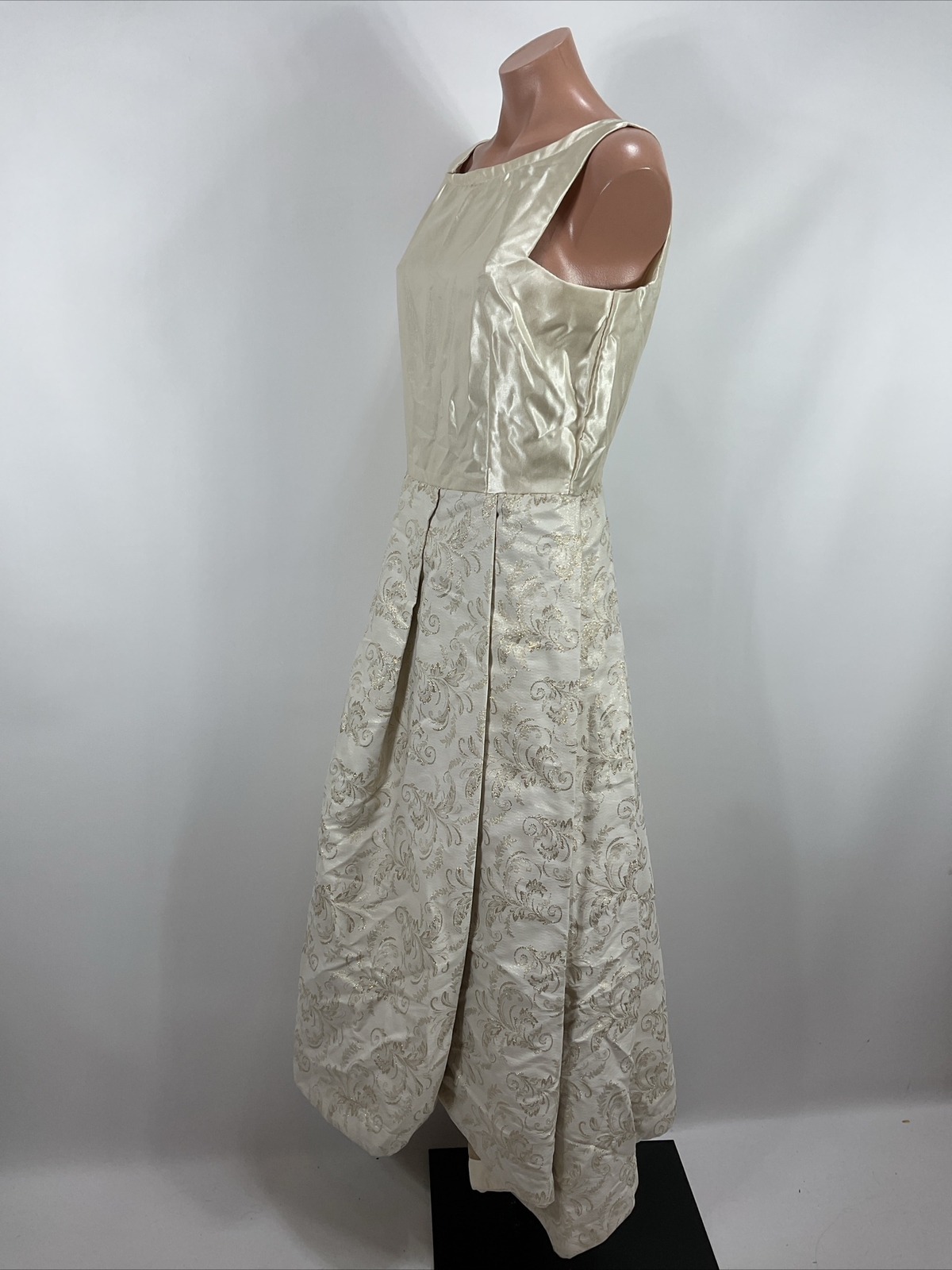 Vintage 60’s Ivory Gold Brocade Full Skirt Dress Drop Pleated Brocade Metallic L