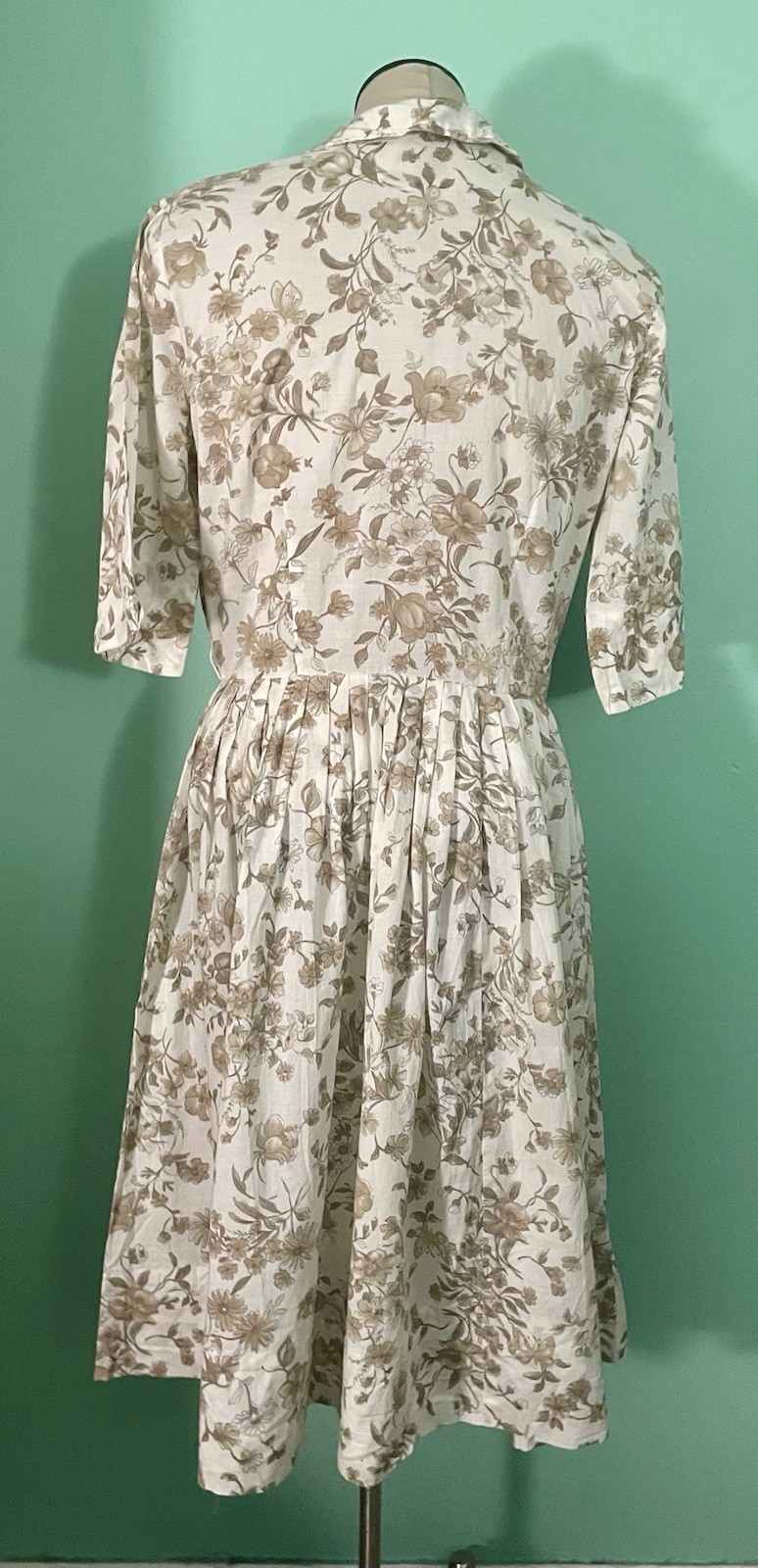 Vintage 1960s Cos Cob Cream Tan Floral Shirtwaist Pleated Dress Womens 8 Cotton