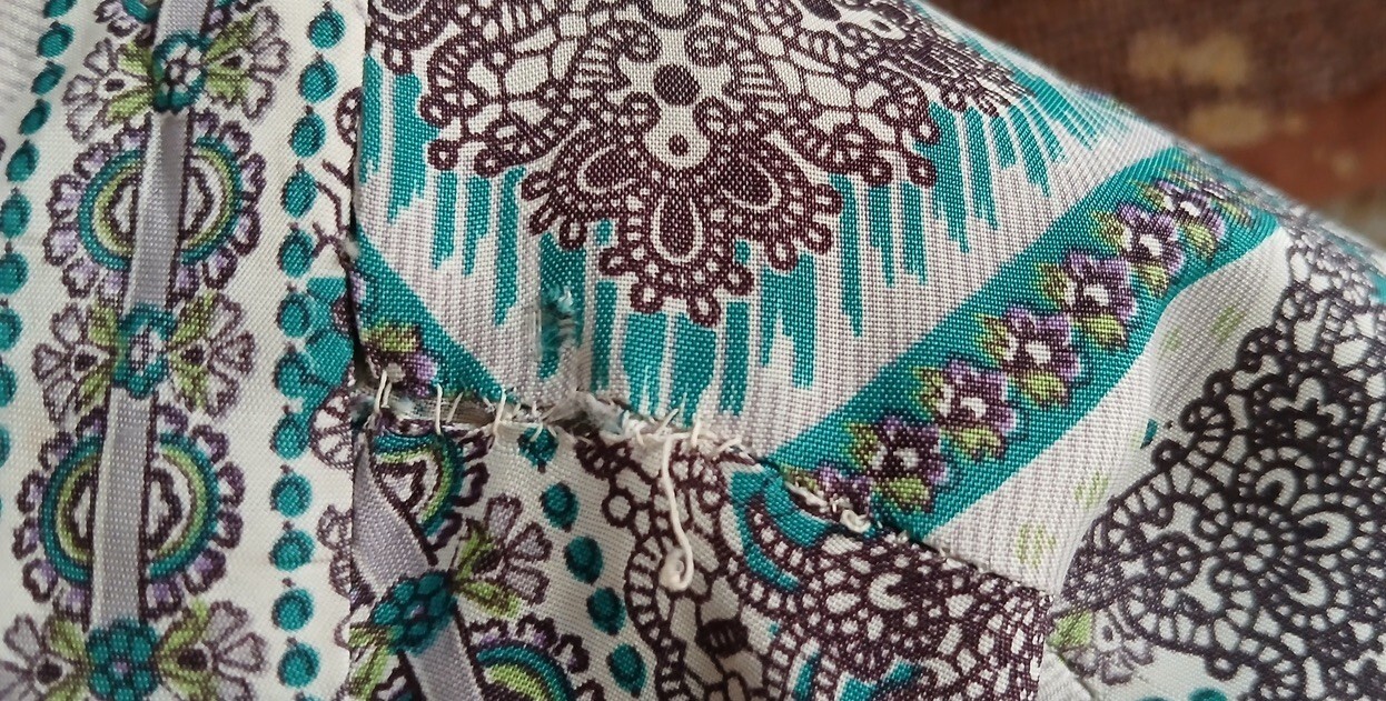 Unique & Flattering 40s handmade Rayon dress with cute tie around neck.Must See!