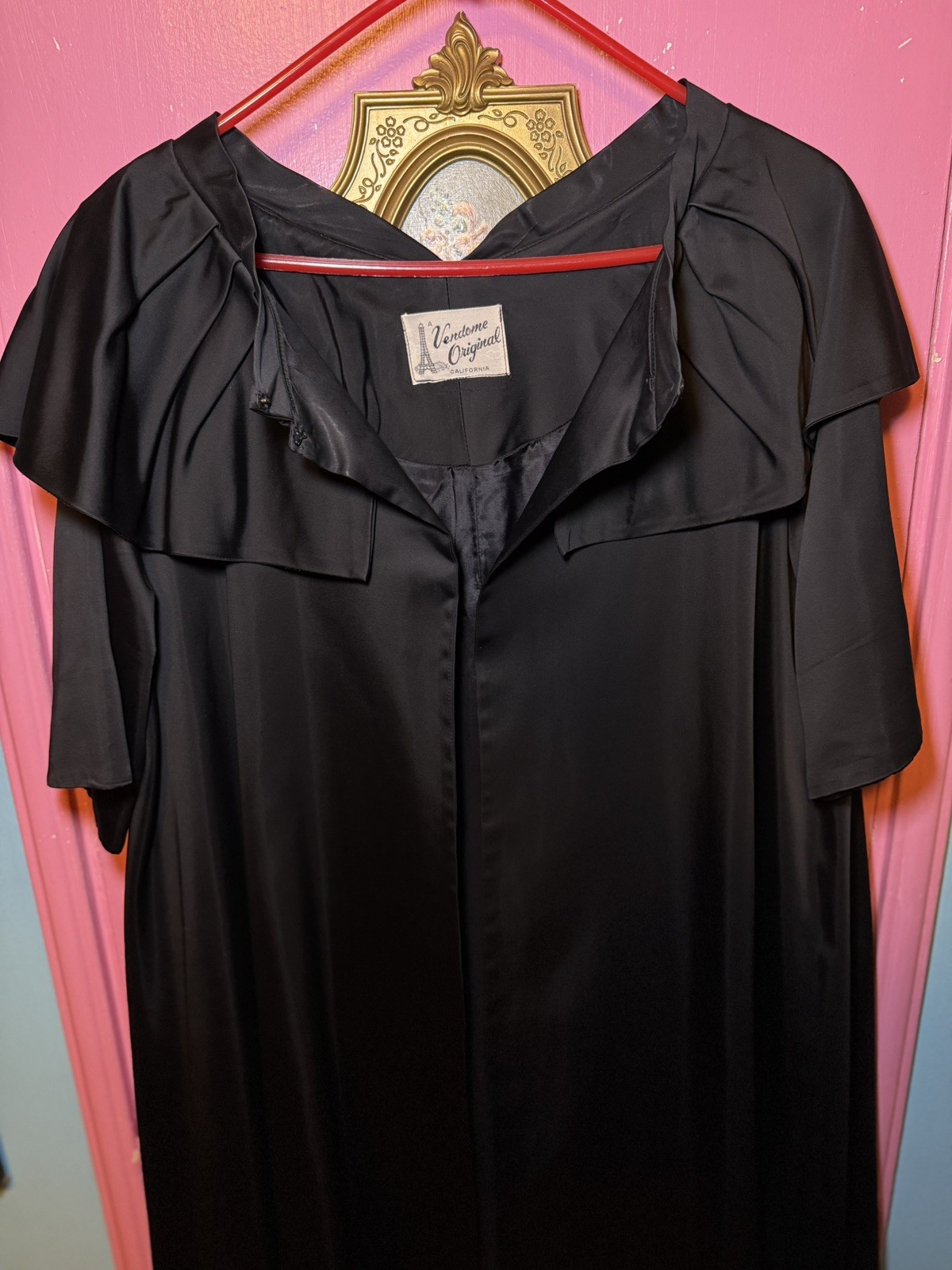 Deadstock Vintage 1950’s Vendom Original California Black satin w ruffle collar