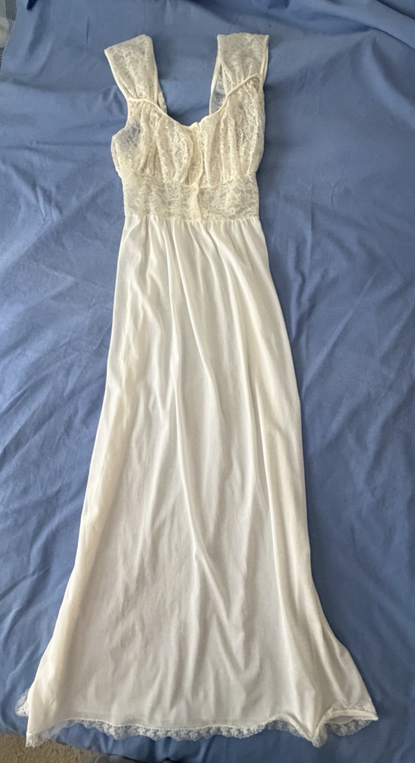 VTG Ladies Bridal Sheer Nightgown White Lace Fairie Cottagecore Small