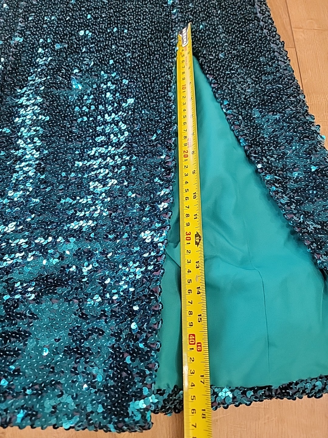 80s Turquoise Sequin Halterneck Evening Gown/Figure-Hugging Maxi Dress/ Cocktail