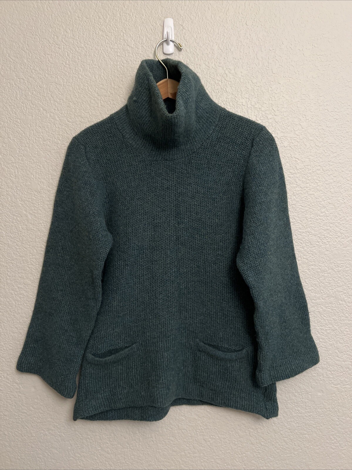 Vintage Pringle Shannon Free Airport Sweater Scotland Wool Coastal Cottage