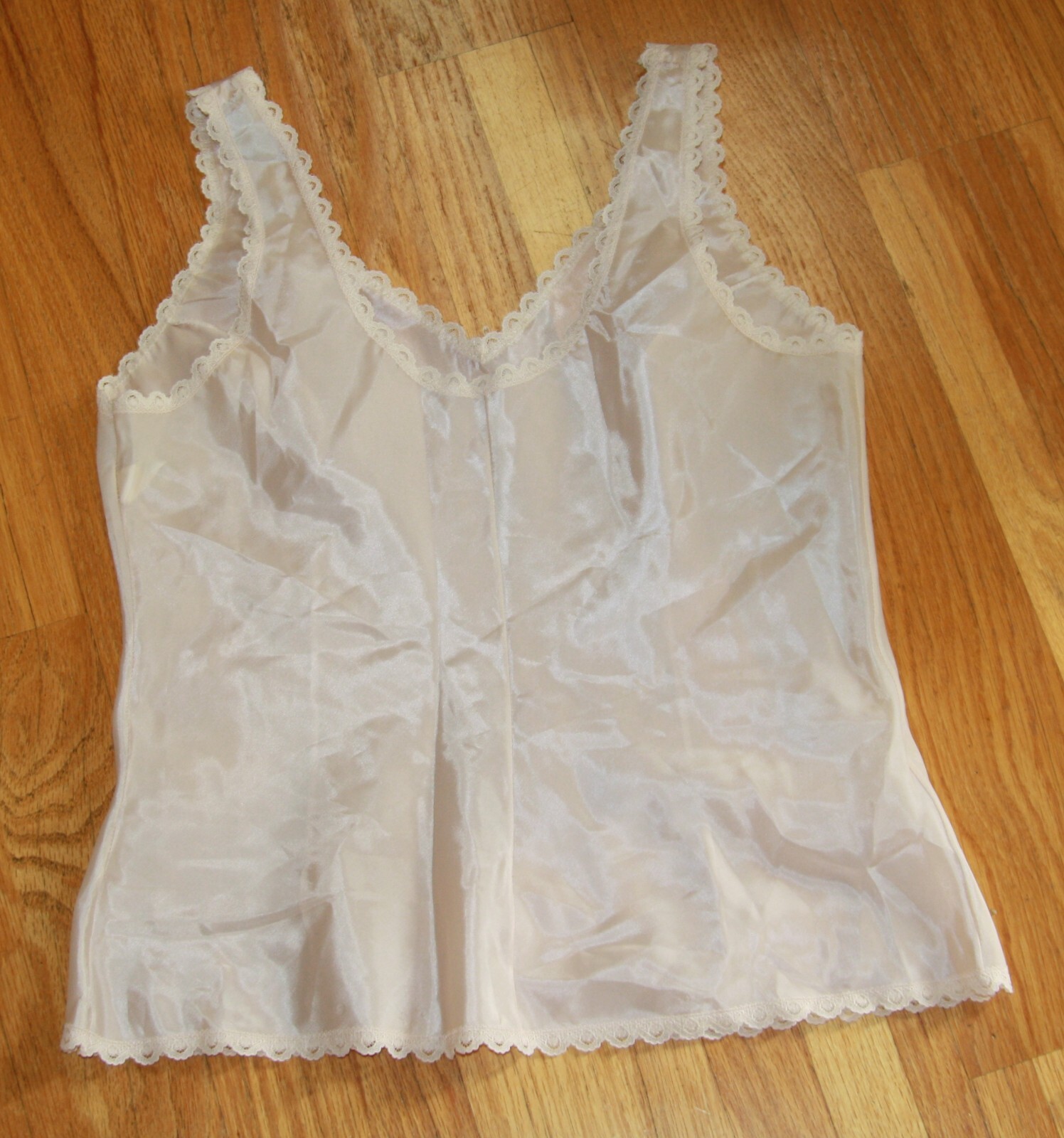 Vintage Warners camisole poly tafetta Size 34 minimalist unused nude beige