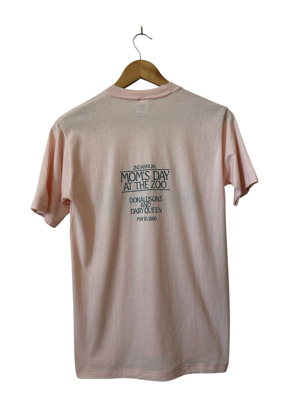 Vintage A Mother’s Love Follows You Everywhere Elephant T Shirt Size Small Pink