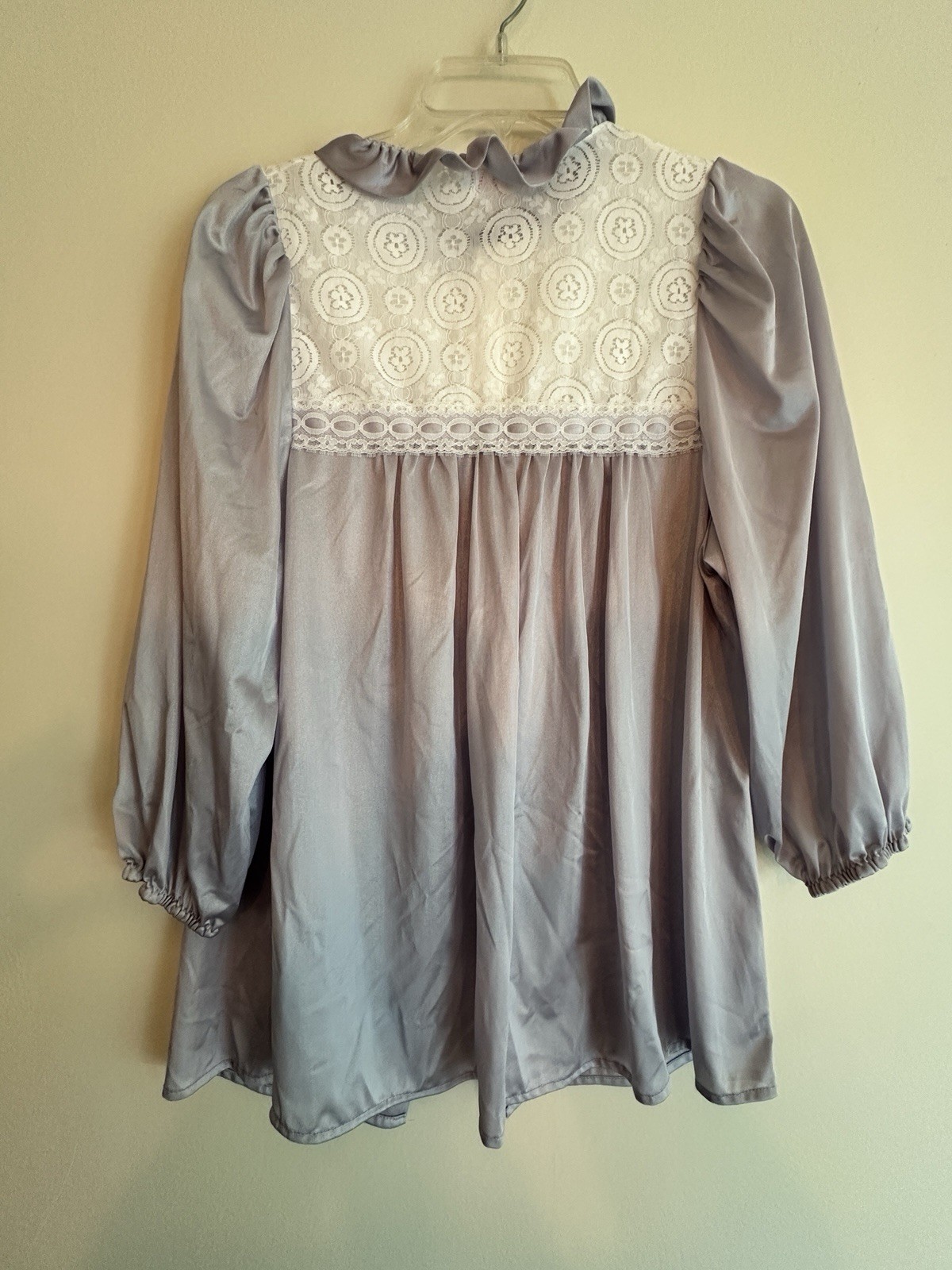 Avian Lilac Purple 100% Nylon Lace Trim Women’s 3/4 Length Size Medium Vintage