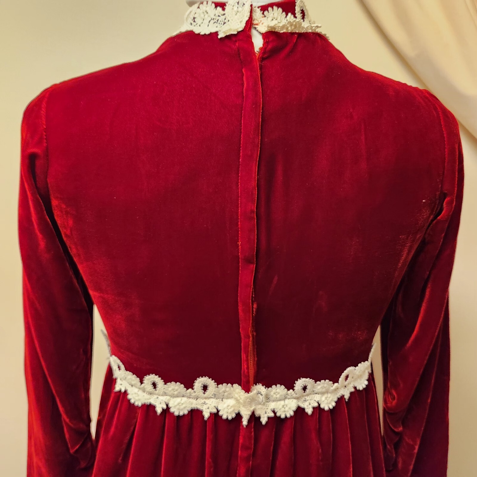 Vntg 1960s Burgundy/Red Maxi Dress*Empire Waist w/Lace Trim*True Velvet*Gd Cond