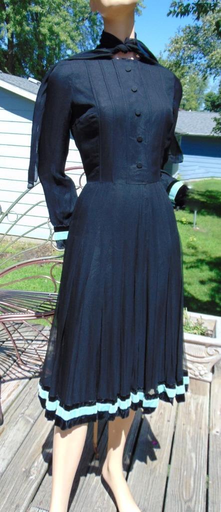 VTG 40s Chiffon Overlay Dress w Velvet trim 28W