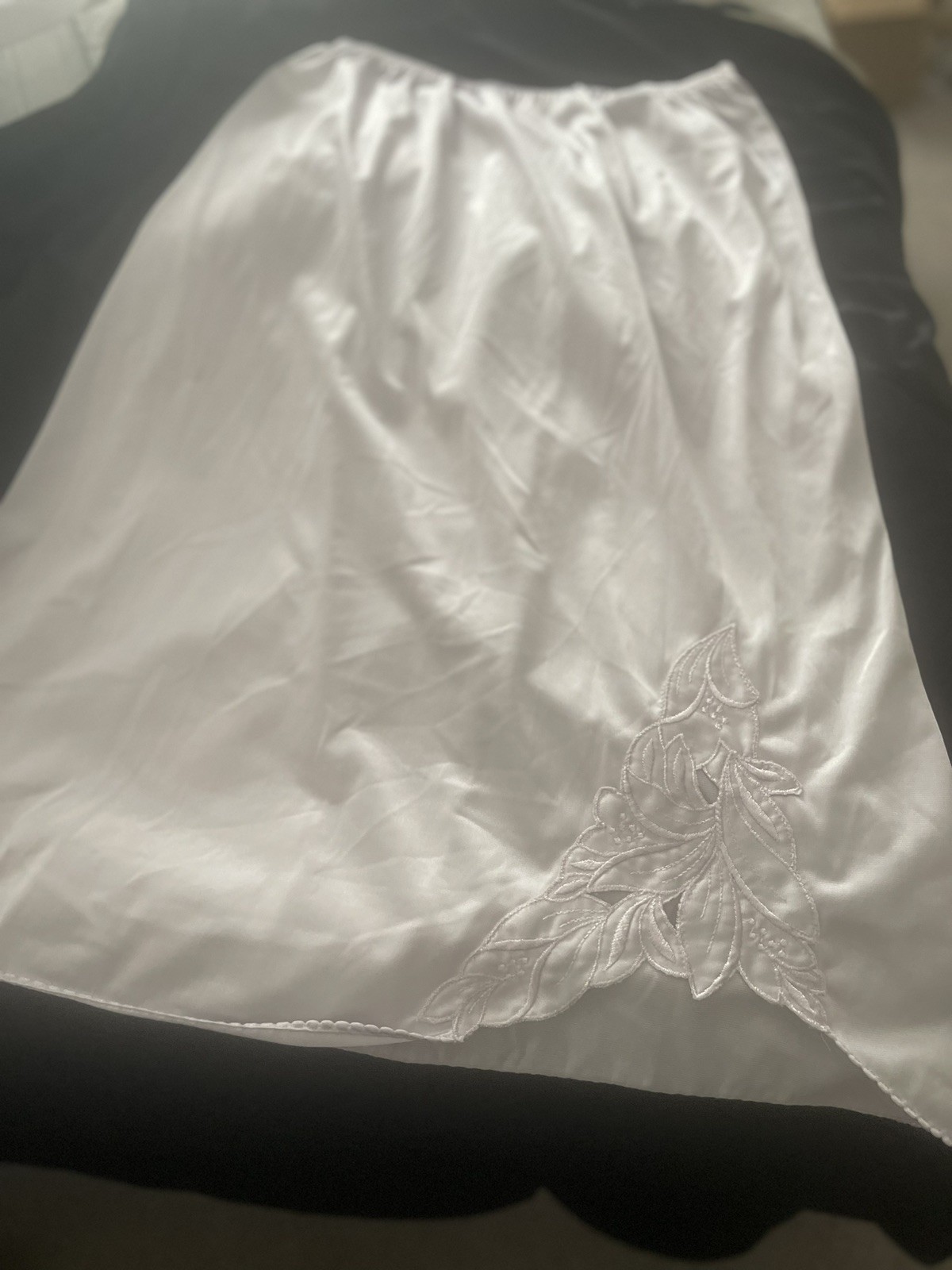 Vanity Fair Vtg S DuPont Nylon Half Slip Lavender Satin Embellished Split