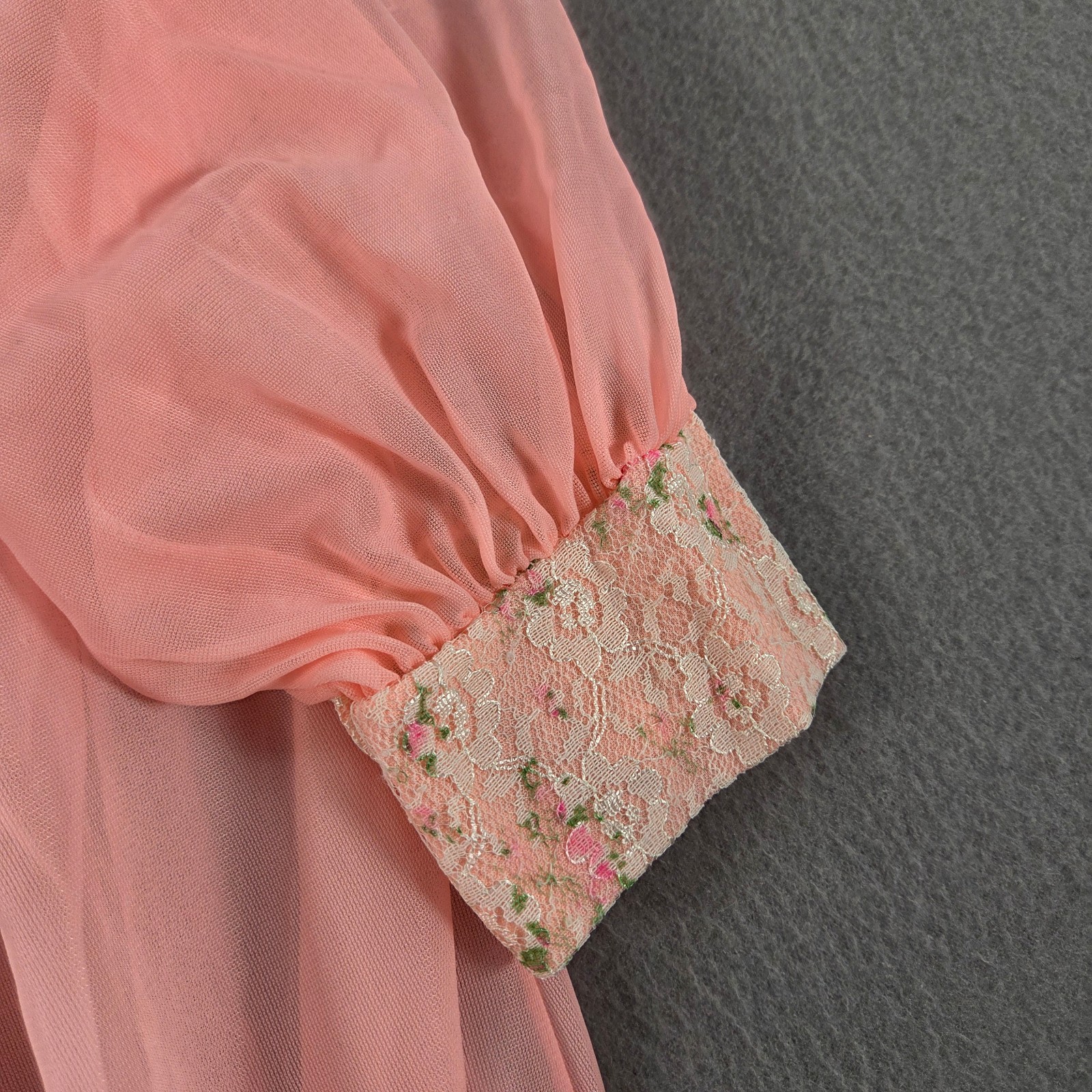 Vintage Nightgown Womens Medium Pink Sheer Short Sleeve Lace Trim Peignoir 70s