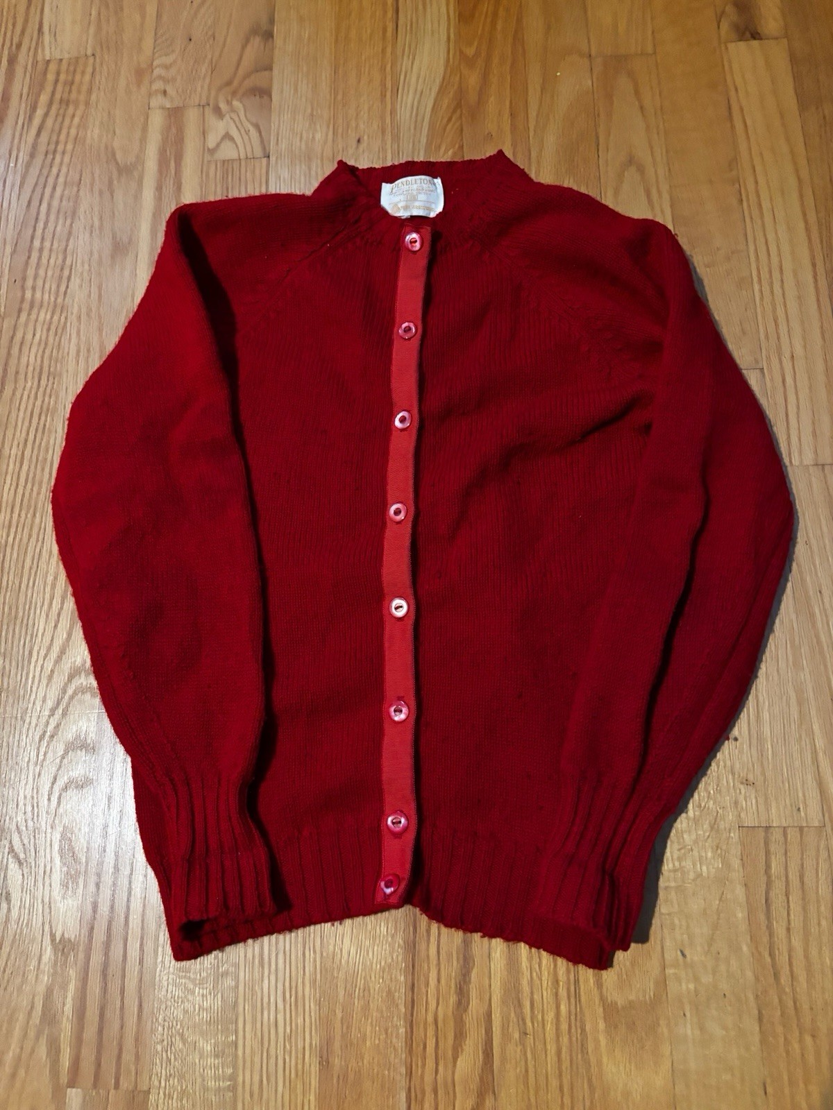 Vintage Pendleton Women’s Cardigan Size Small (38) Red Grandmacore 100% Wool