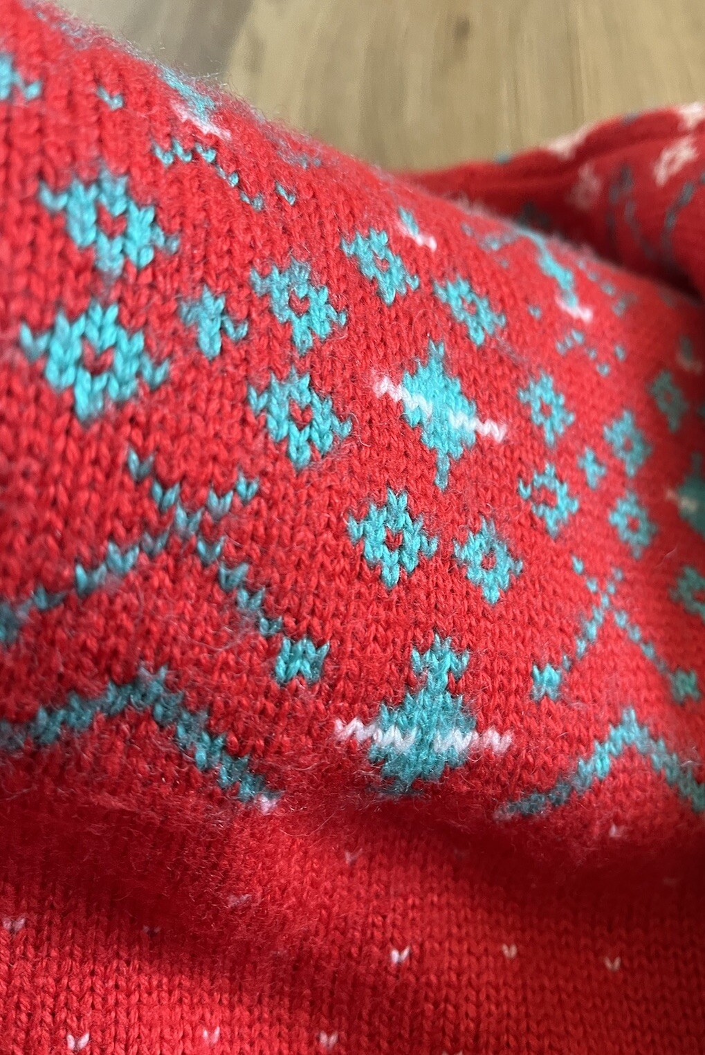 Vintage Summit County Acrylic Wool Cable Knit Red Teal Pullover Holiday Sweater