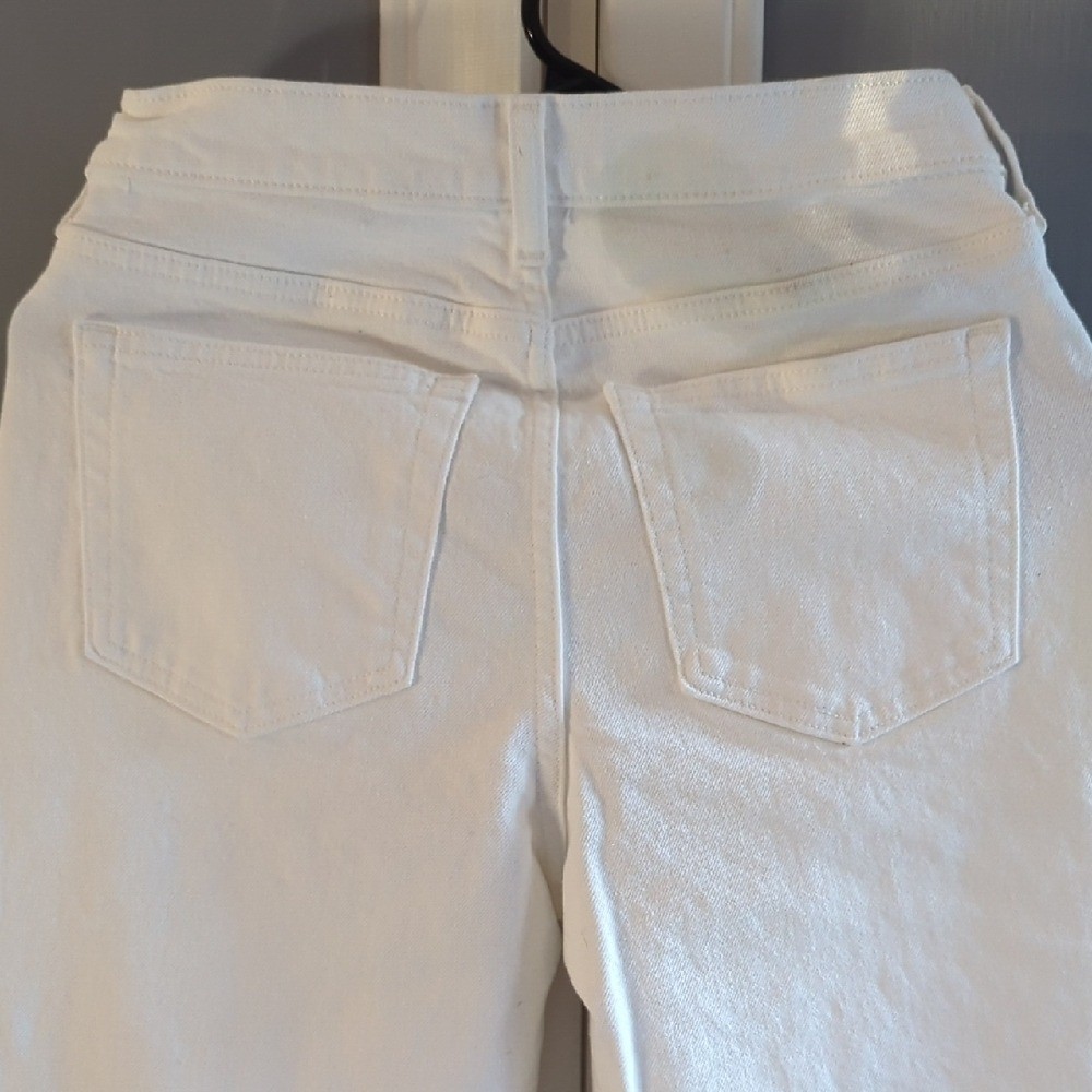 Universal Thread 80s Slim White Jeans | High Rise Vintage Style Distressed Knee