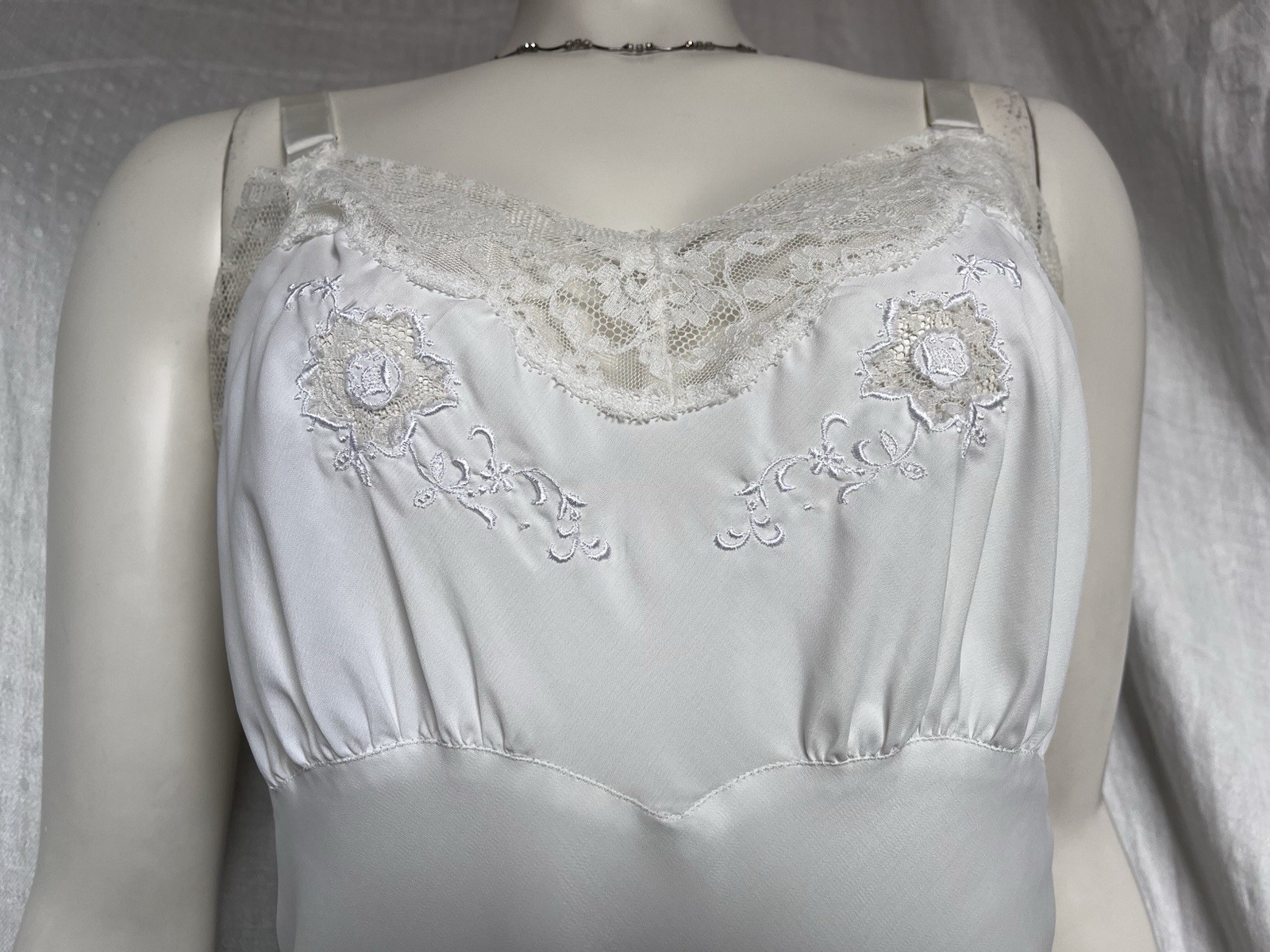 Vintage Slip Dress Gown Lace Floral Embroidery Cream Classic 60s Glamour Size 36