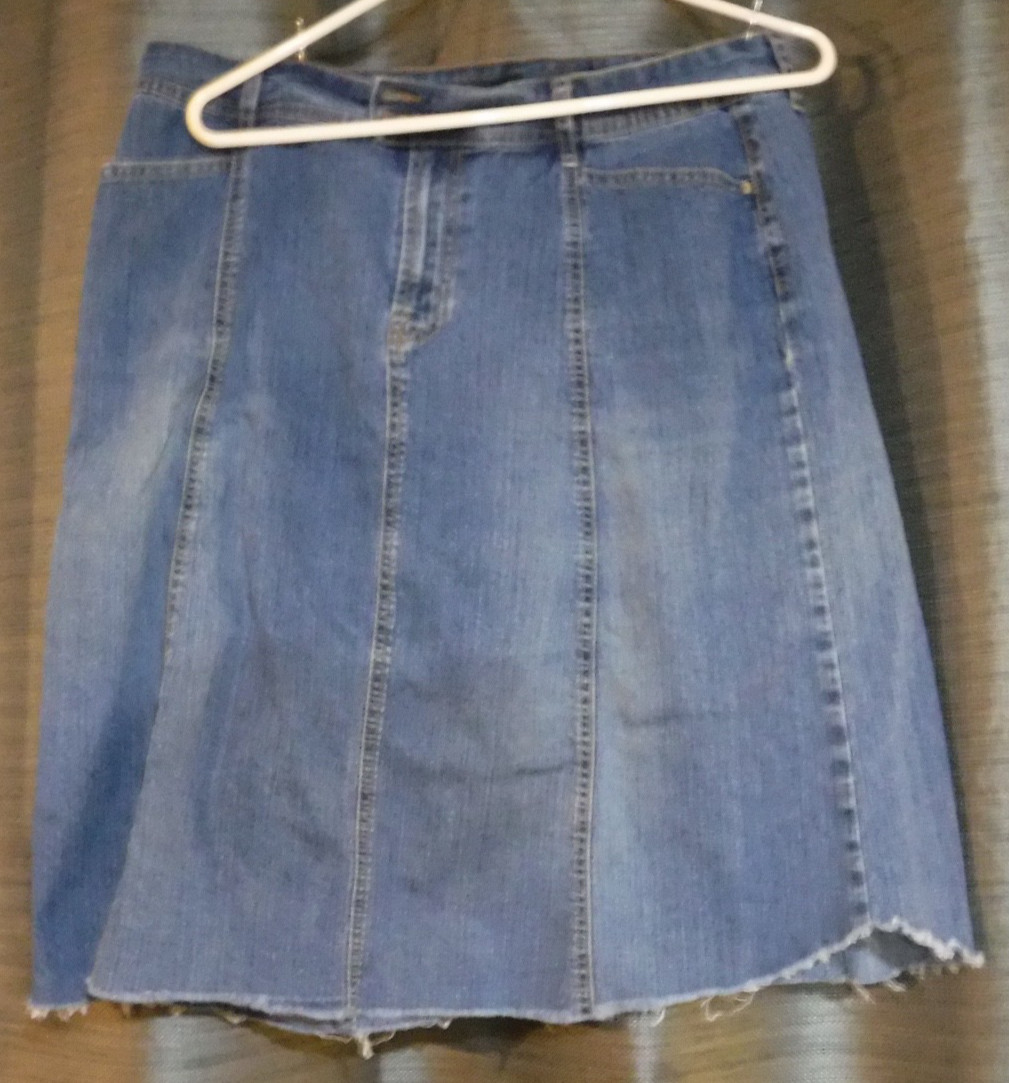Code Bleu Classic Denim Skirt CLASSIC DISTRESSED DENIM SKIRT SZ 16