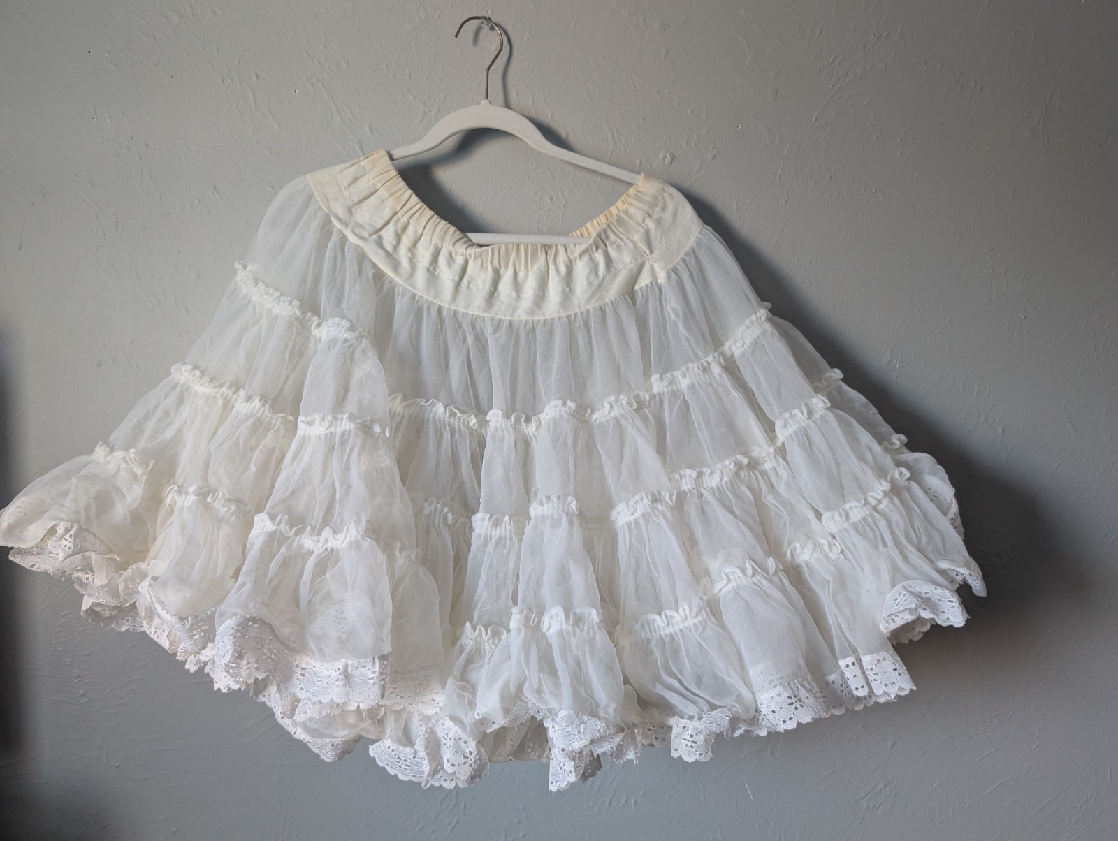 3 Partners Please Malco Modes Extra- 4-Tiers crinoline Square Dance White