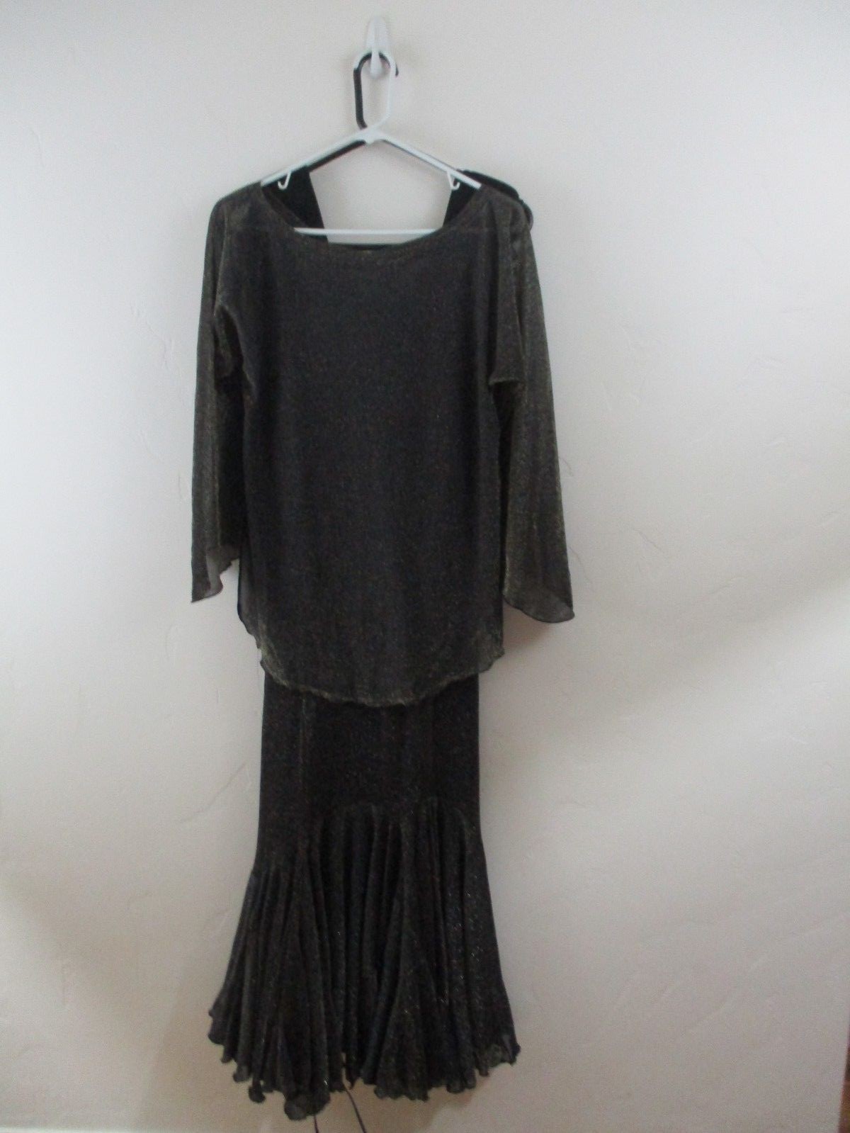 M Vintage dress Shinny gold black 1980s 1990s 2pc maxi ruffle