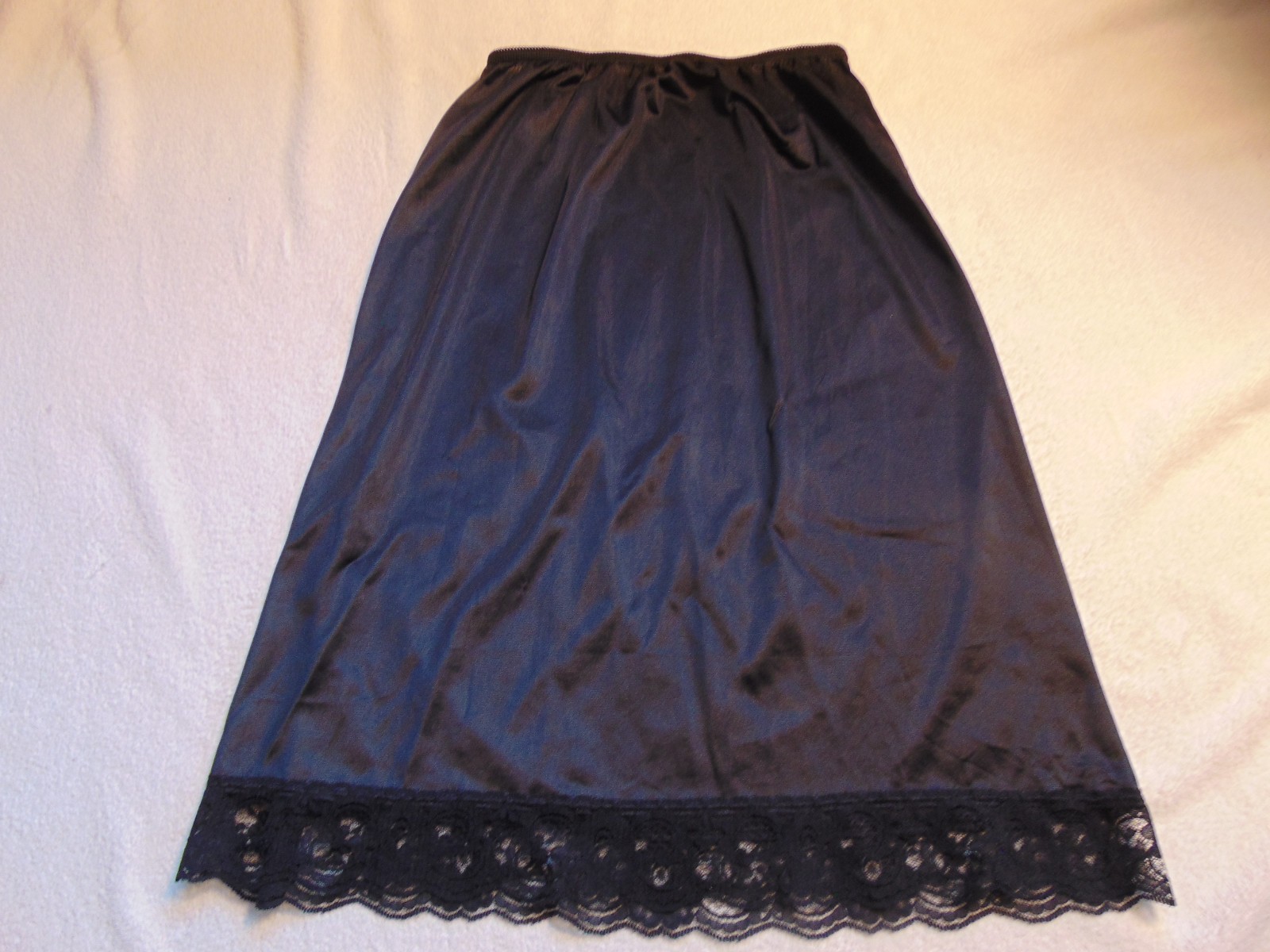 Womens Black Half Slip w Lace Trimmed Bottom Antron Nylon sz Medium 24″ long