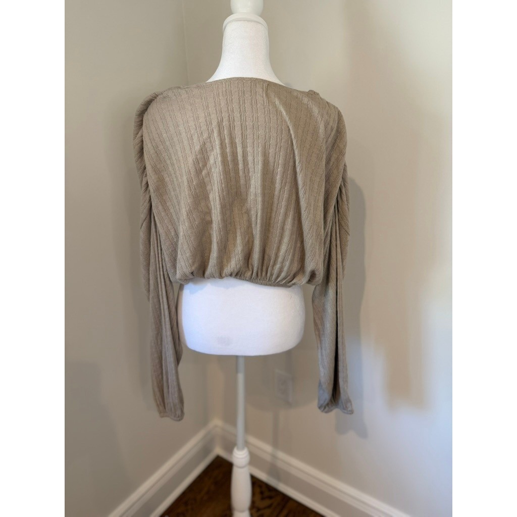 Vintage Havana Long Sleeve Cropped V Neck Top Tan Textured Fabric Size M