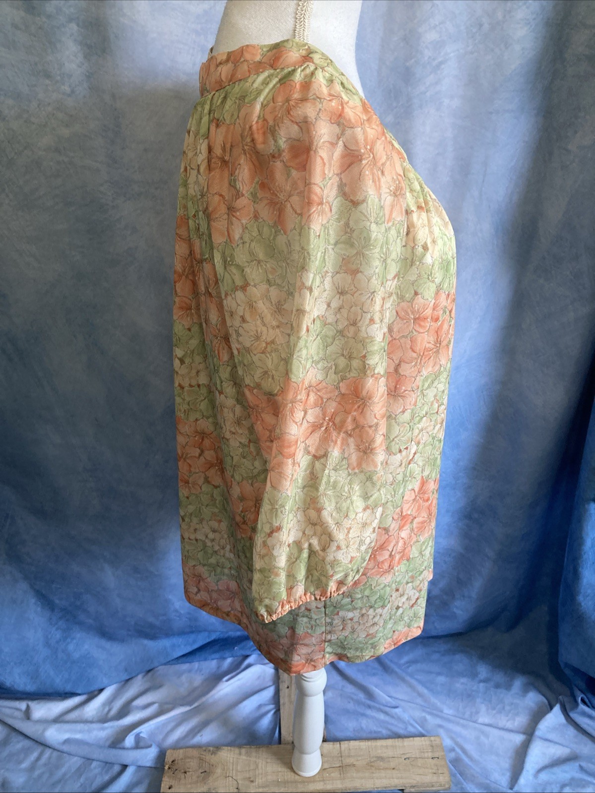 Vtg 70s Ship N Shore Size 40 L/XL Floral Poly Knit Top Sheer Pastel Cottagecore