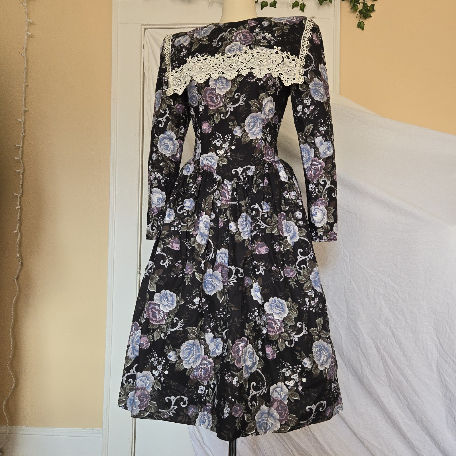 Gunne Sax 1980s Victorian Revival Floral Midi Dress in Black Floral Basque Waist