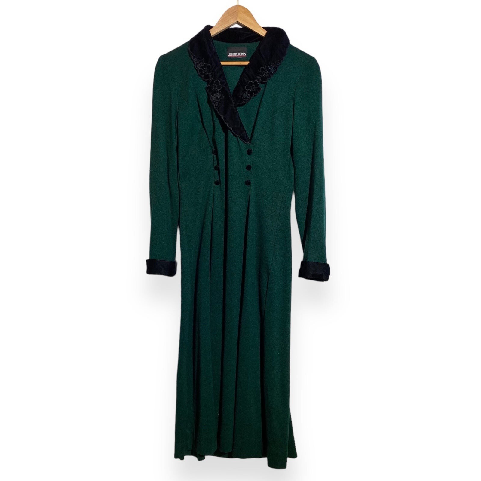 Vintage John Roberts Long Sleeve Green Dress w/ Floral Black Velvet Collar