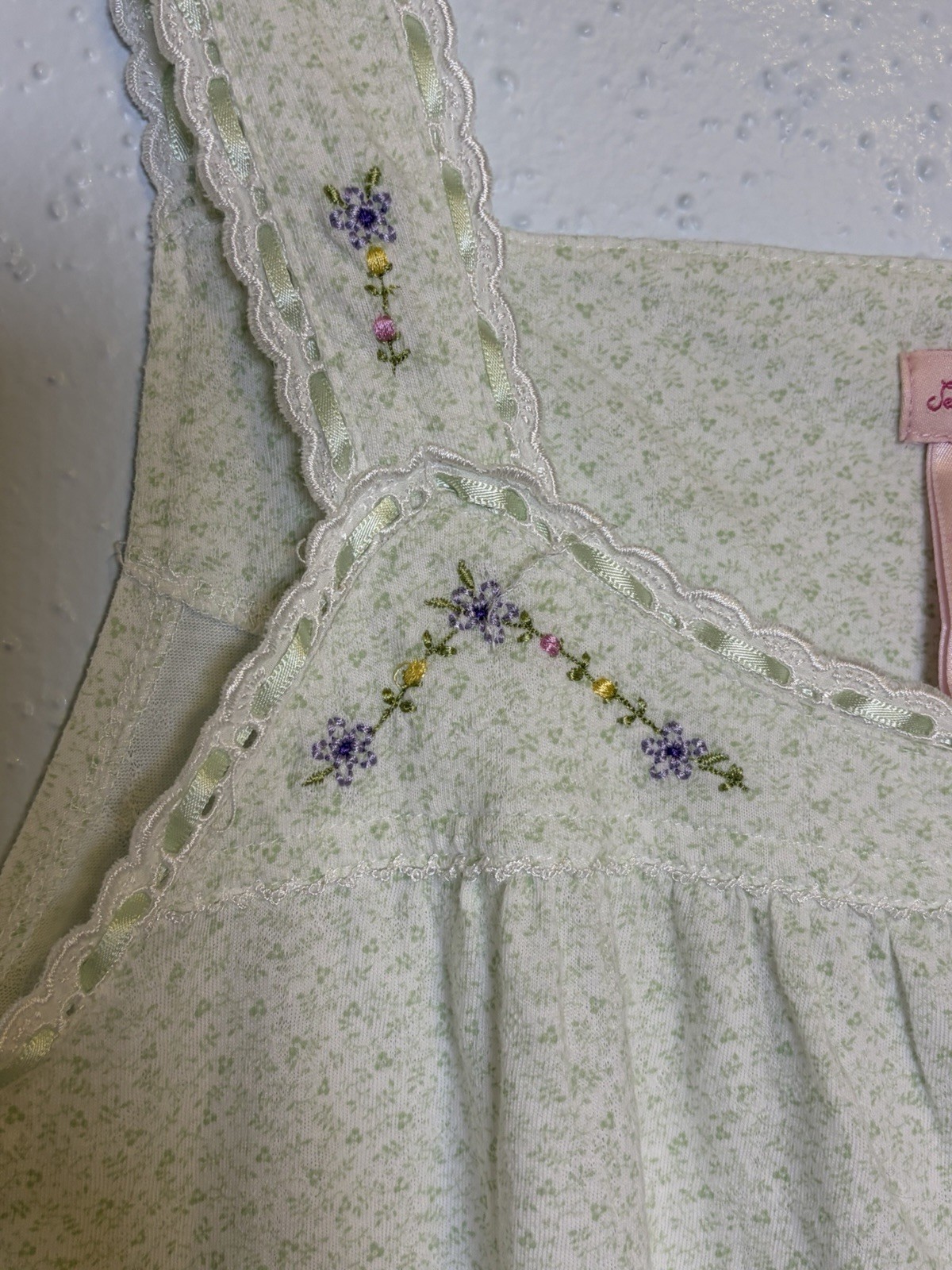 Vtg Secret Treasures Sleeveless Nightgown Embroidered Accents Green Sz M