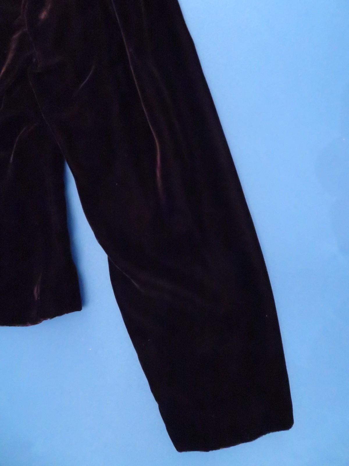 VINTAGE Donna Morgan Skirtsuit. Black Velvet Jacket. Cream/Ivory/Off-White Skirt