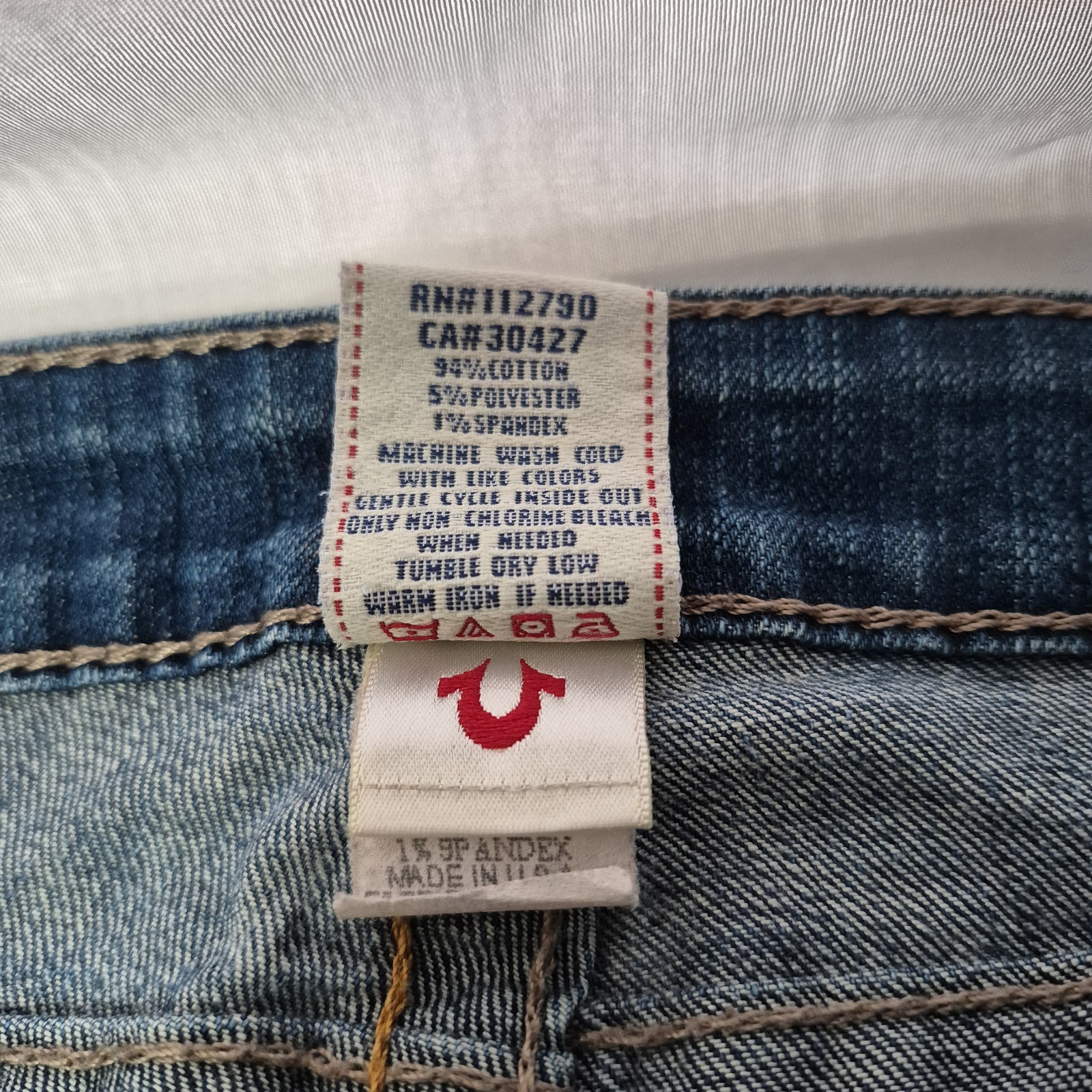 The True Religion Y2K womens 28×39 Becky Reclaimed Bootcut Dark Wash Jeans