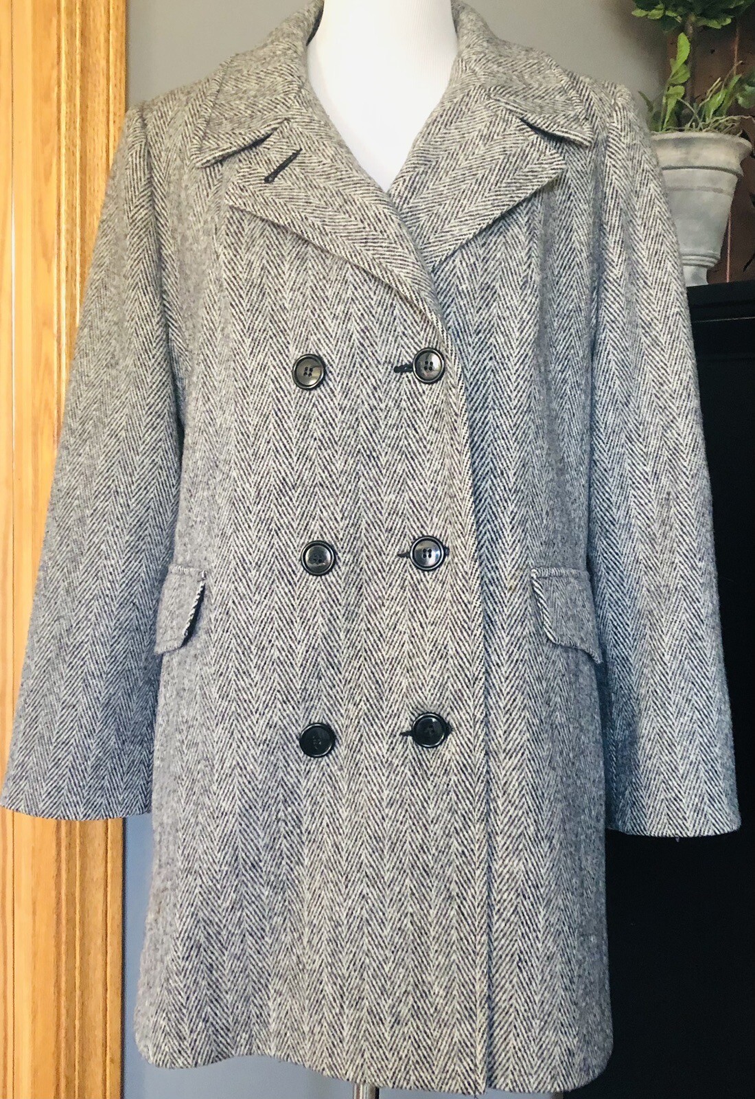 Arlette Double Breasted Wool Coat Women’s L USA Made Gray Academia Quiet Luxury