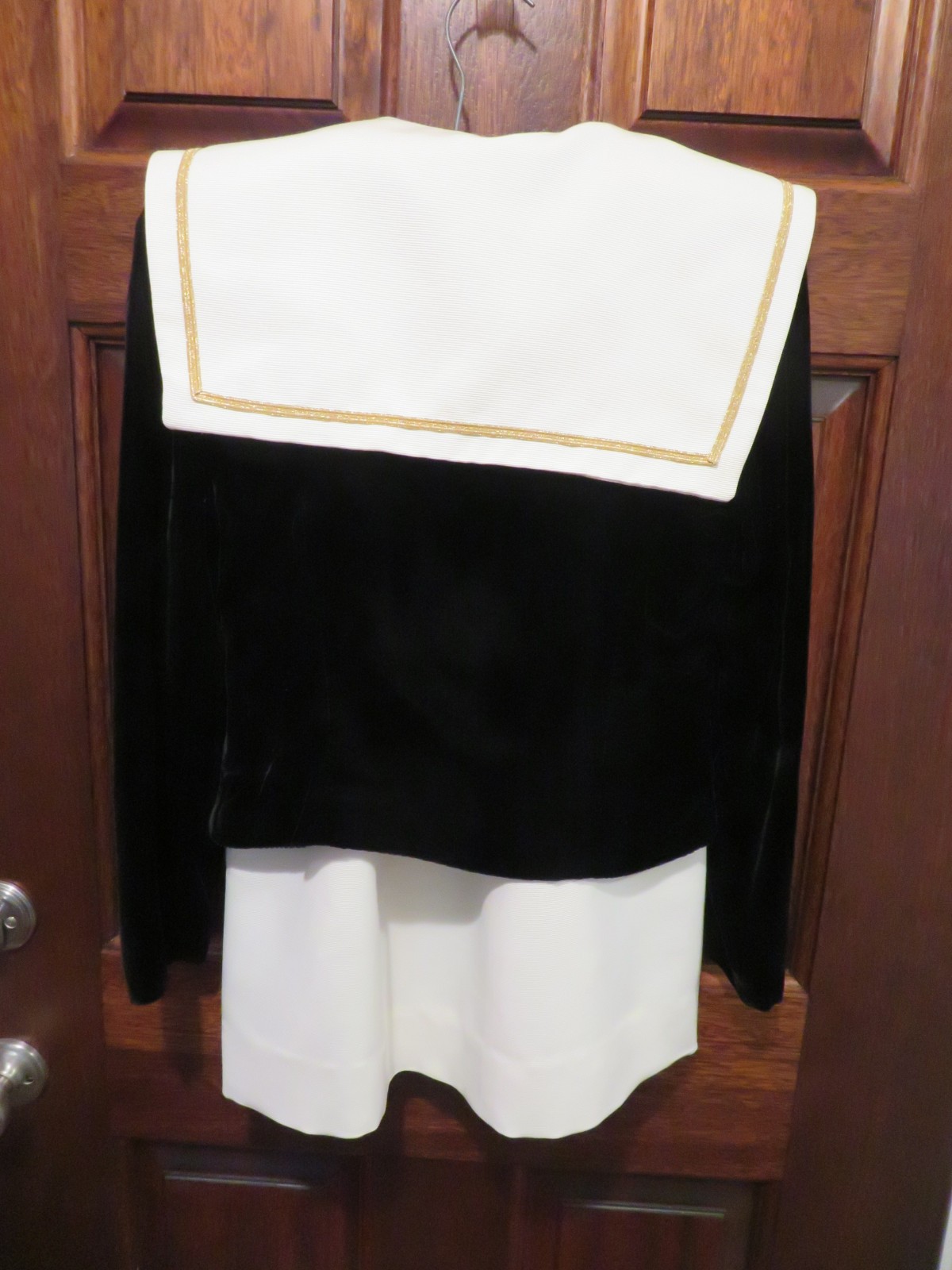 VINTAGE Donna Morgan Skirtsuit. Black Velvet Jacket. Cream/Ivory/Off-White Skirt