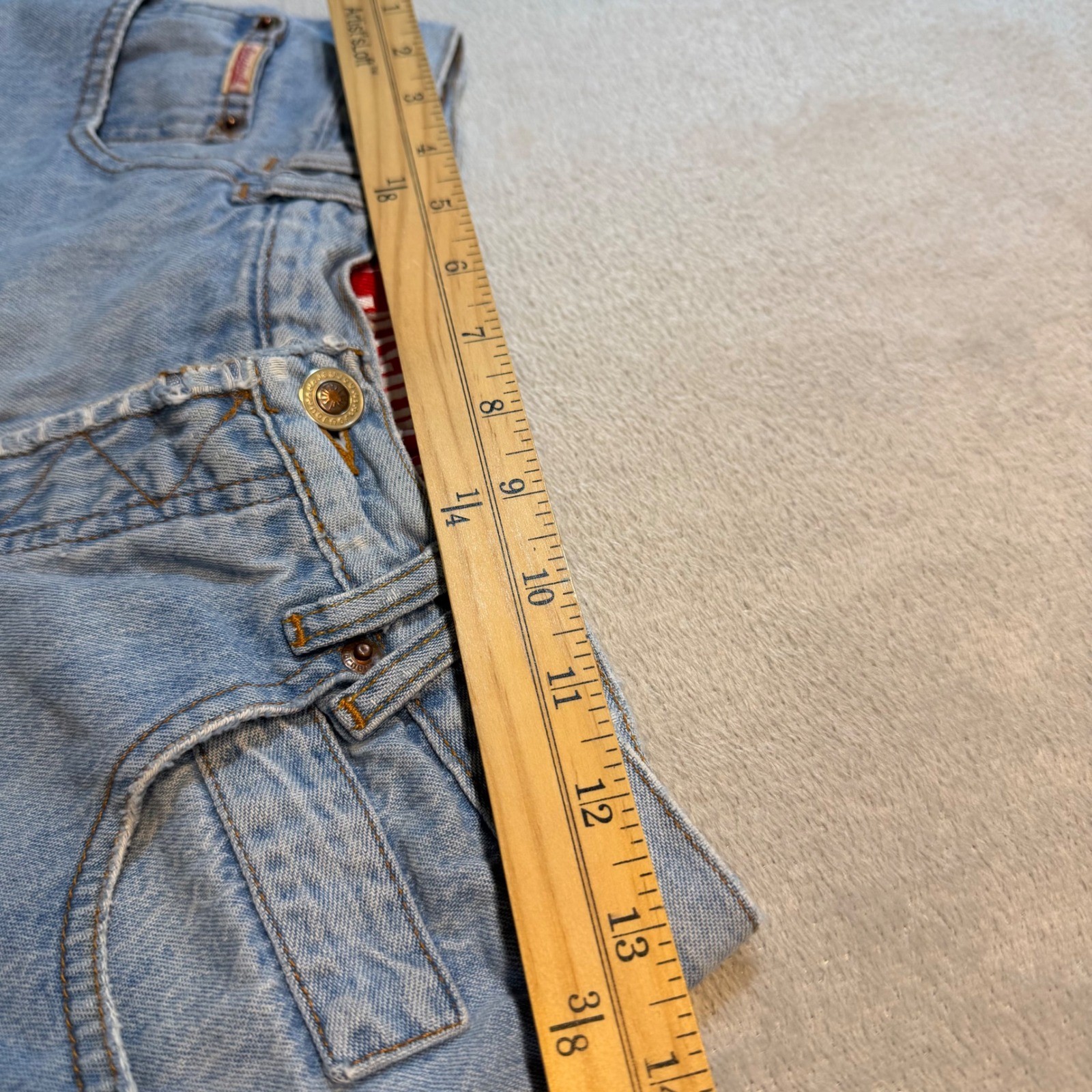 Thrashed vintage 90s High Waisted Light Wash Denim Mom Shorts 7/8 100% Cotton