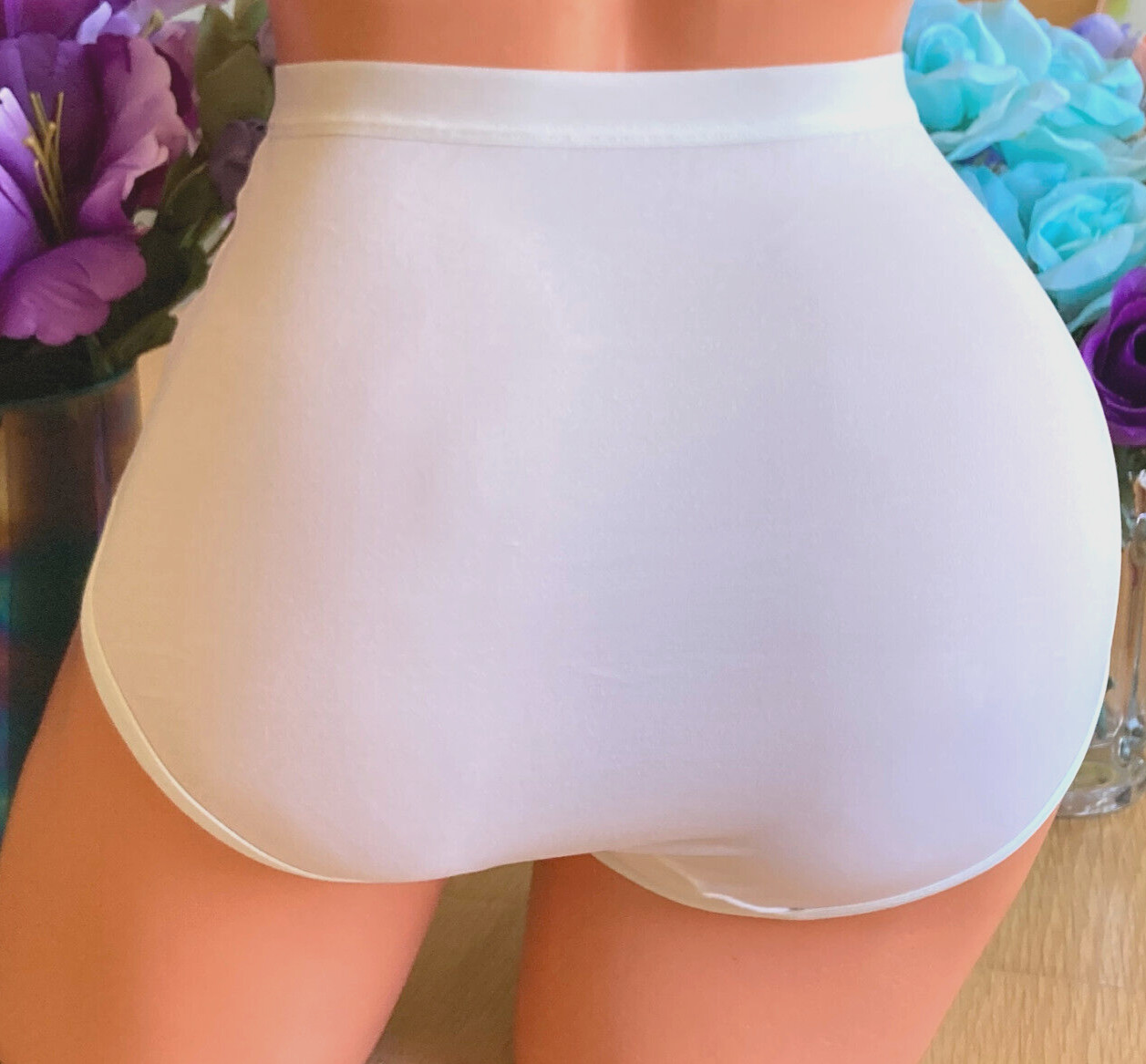 423 WARNER’S 5/Small Ivory NOT SO INNOCENT Nylon Brief Panty #55129 VINTAGE