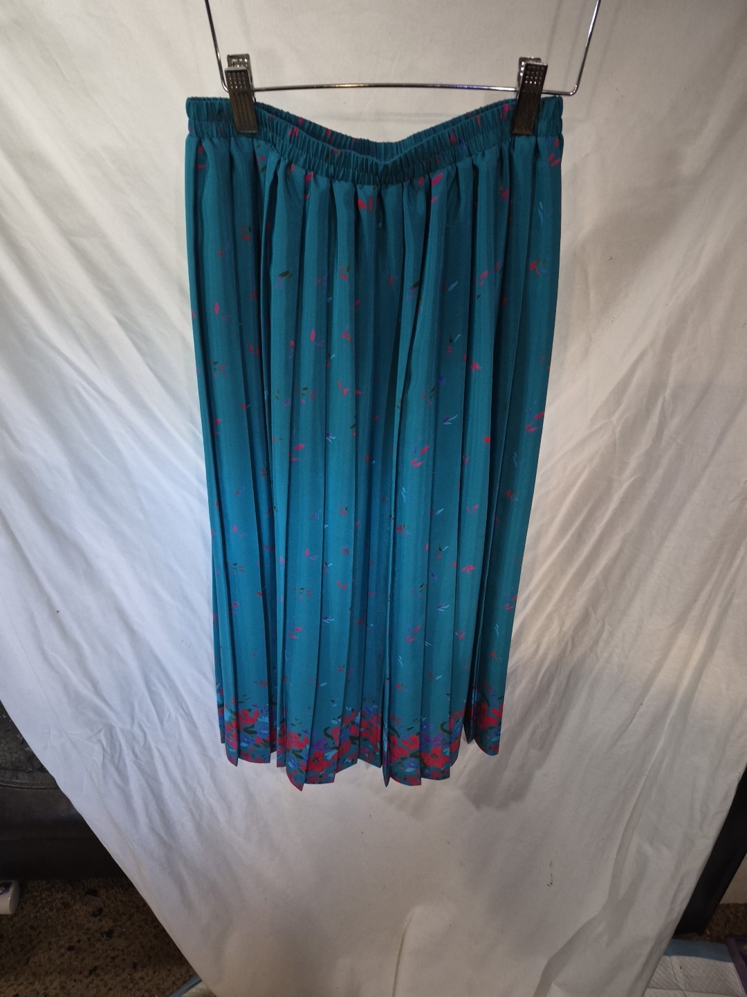 PRE-OWNED Vintage Leslie Fay W Puececset Top & Skirt Womans Size 8 Bl/Floral