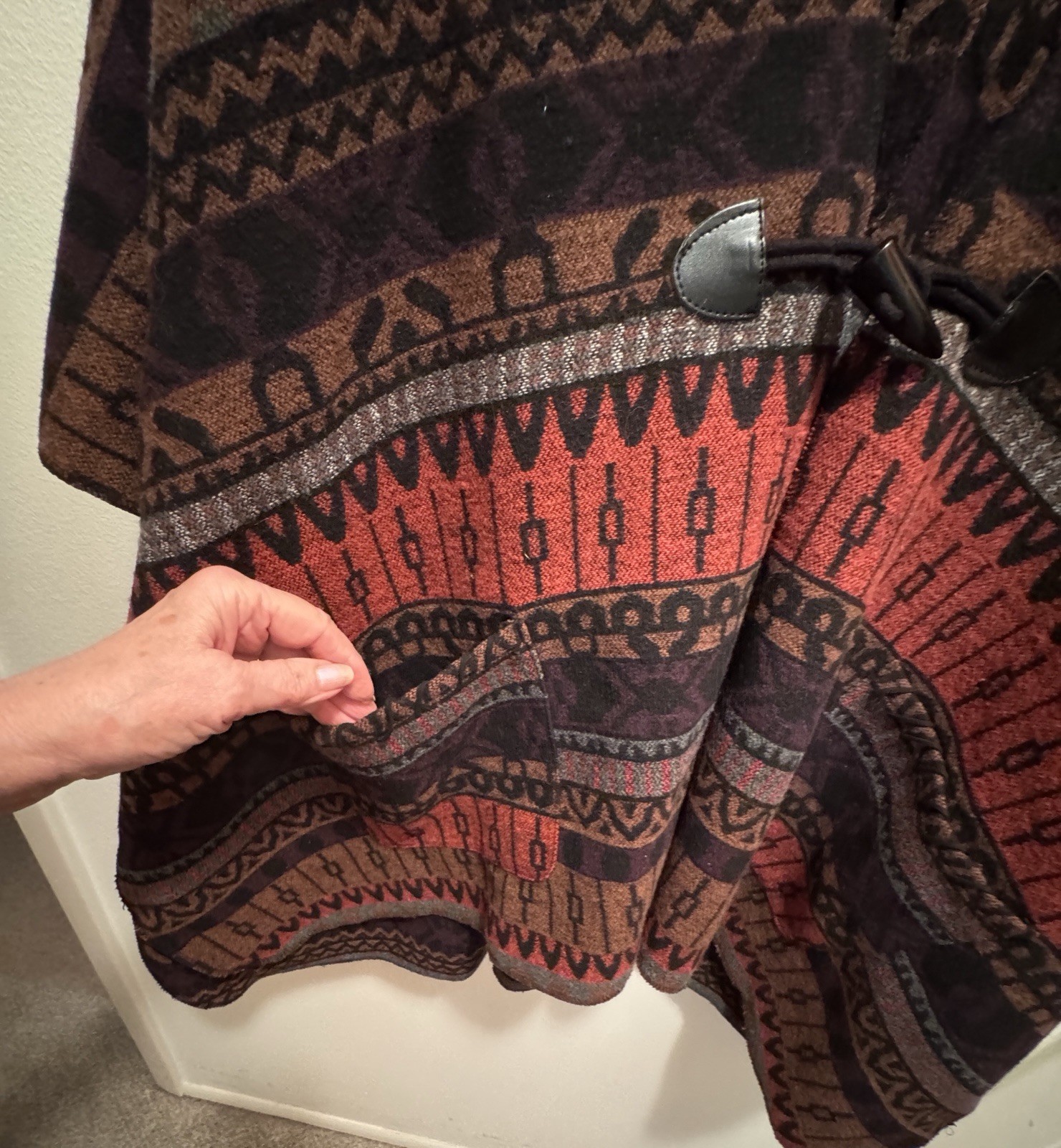 Vtg Democracy Poncho Soft & Comfy WoolBlend Beautiful Native Design Sz S/M & L