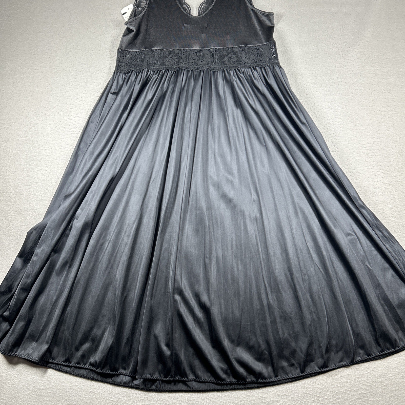 Shadowline Nightgown Sleeveless Lace Women’s M Bodice 39” Long Black Pajama